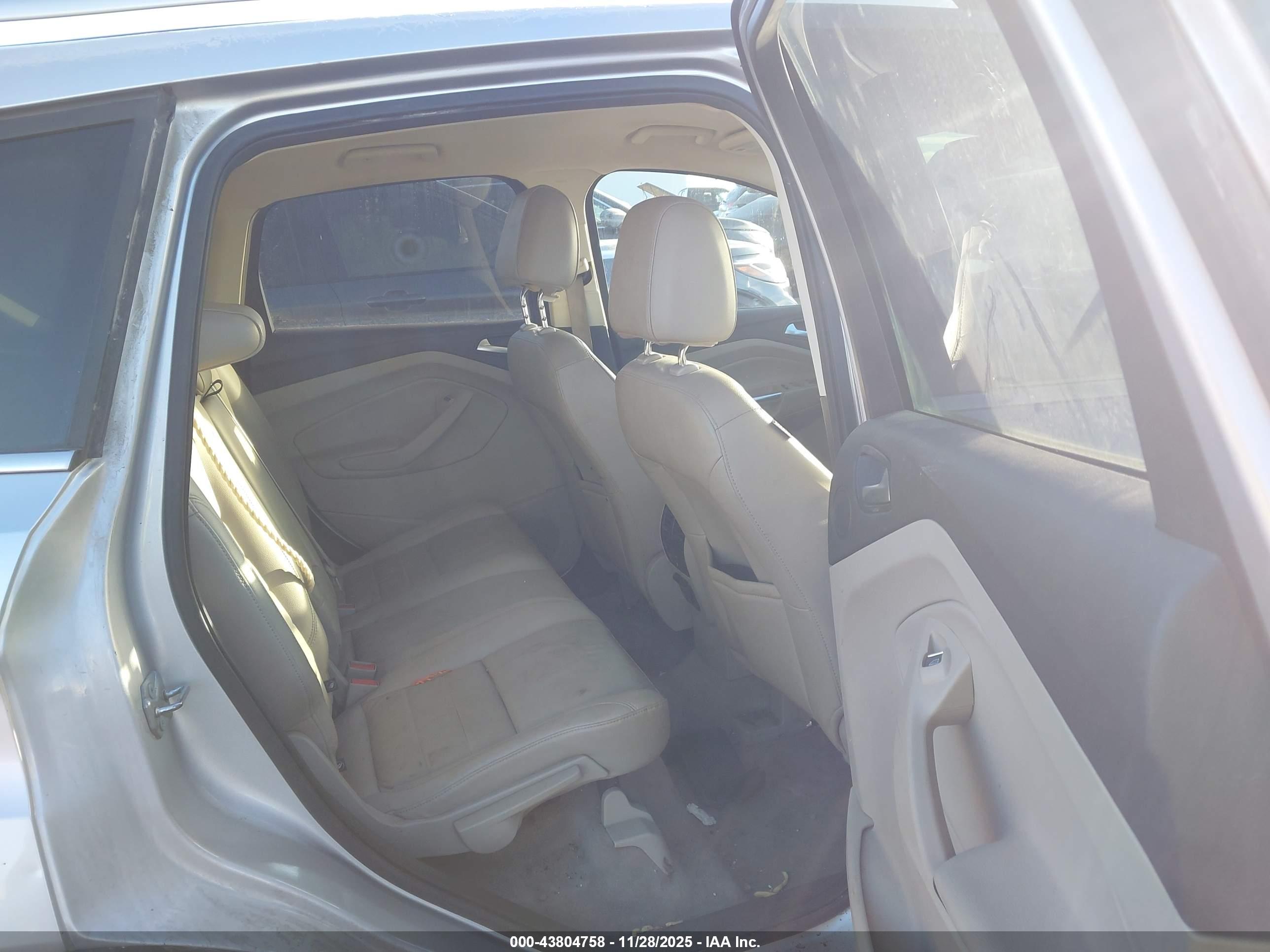 FORD ESCAPE image 8