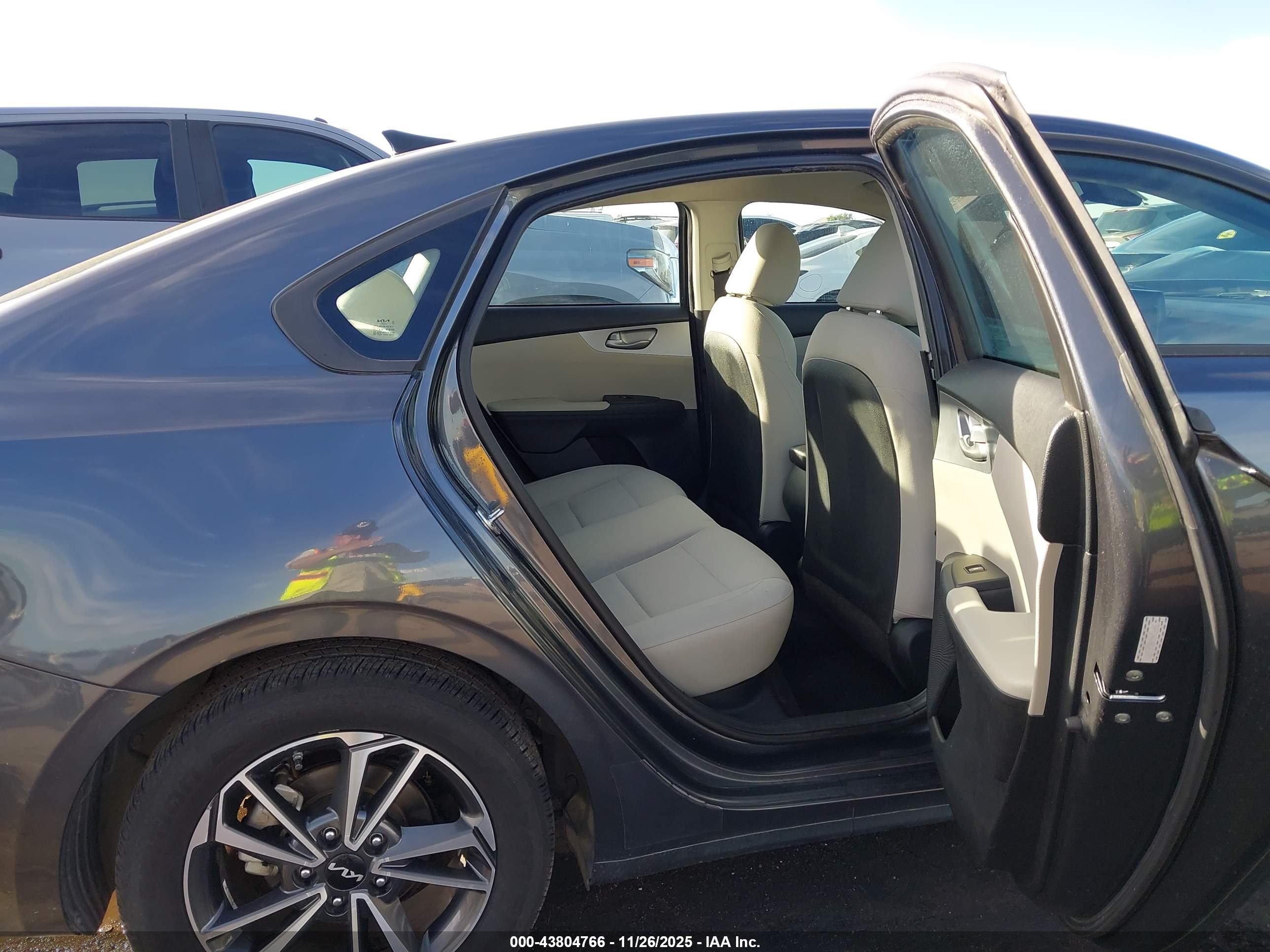 KIA FORTE image 8