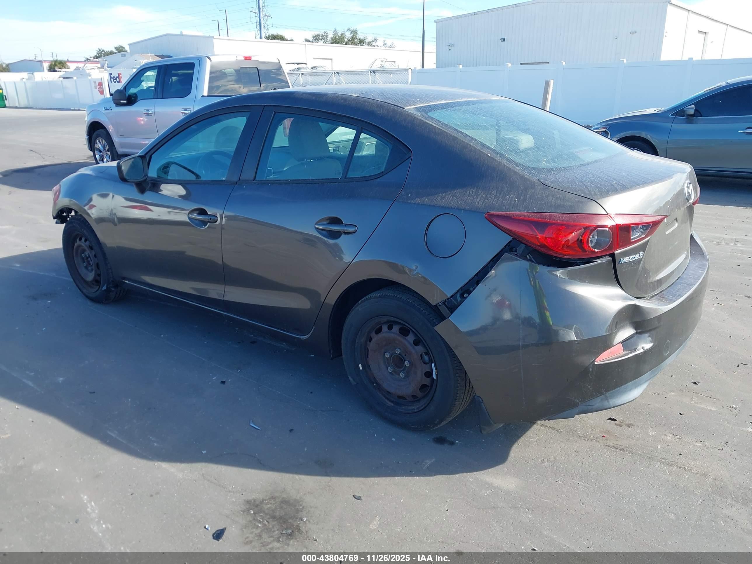 MAZDA MAZDA3 image 3