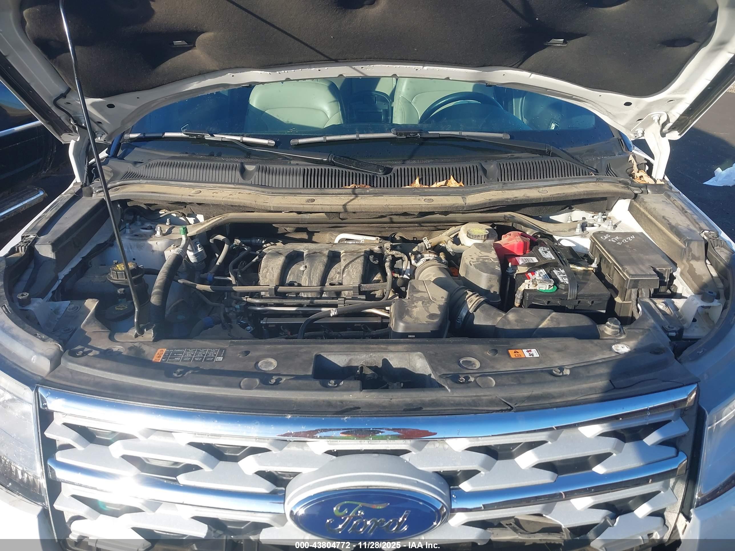 FORD EXPLORER image 10