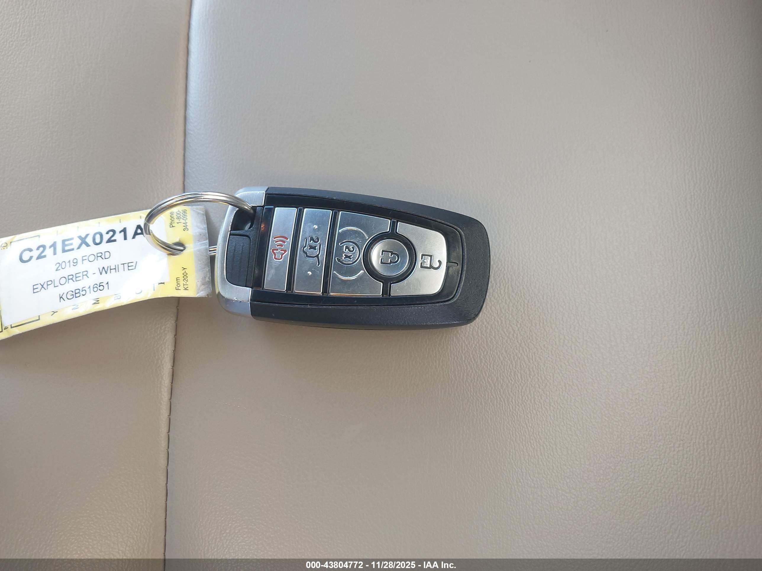 FORD EXPLORER image 11