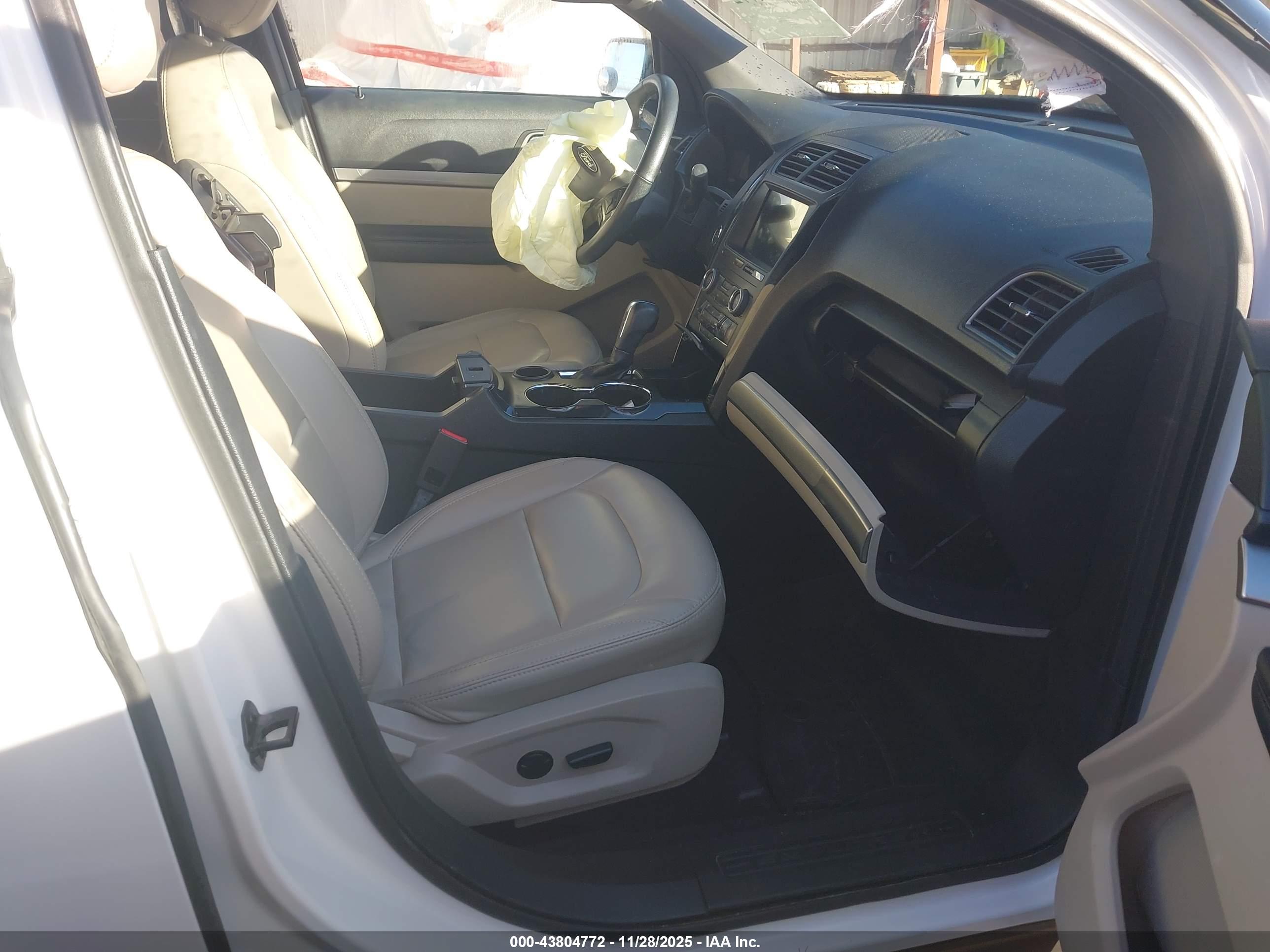 FORD EXPLORER image 5