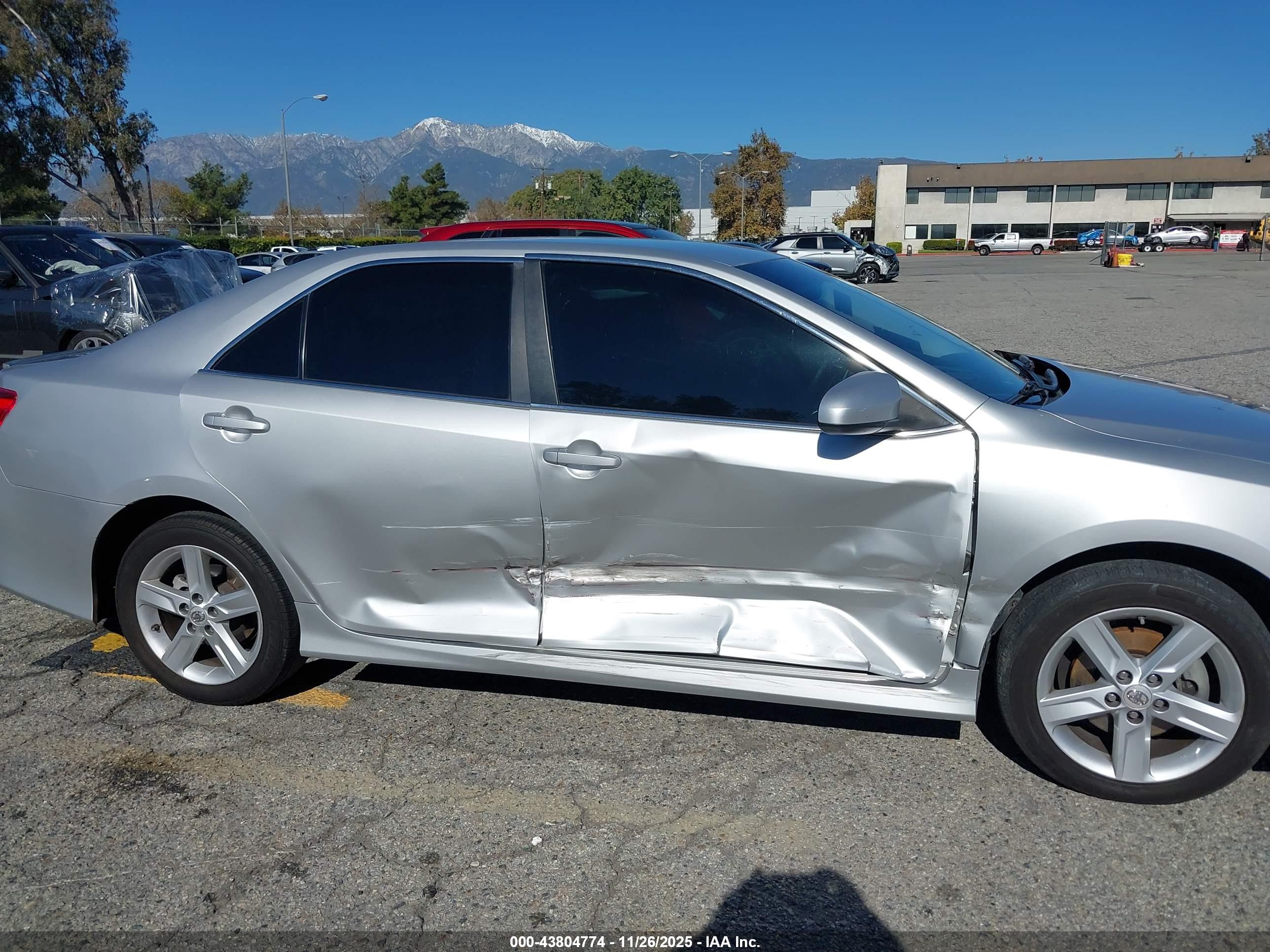 TOYOTA CAMRY image 6