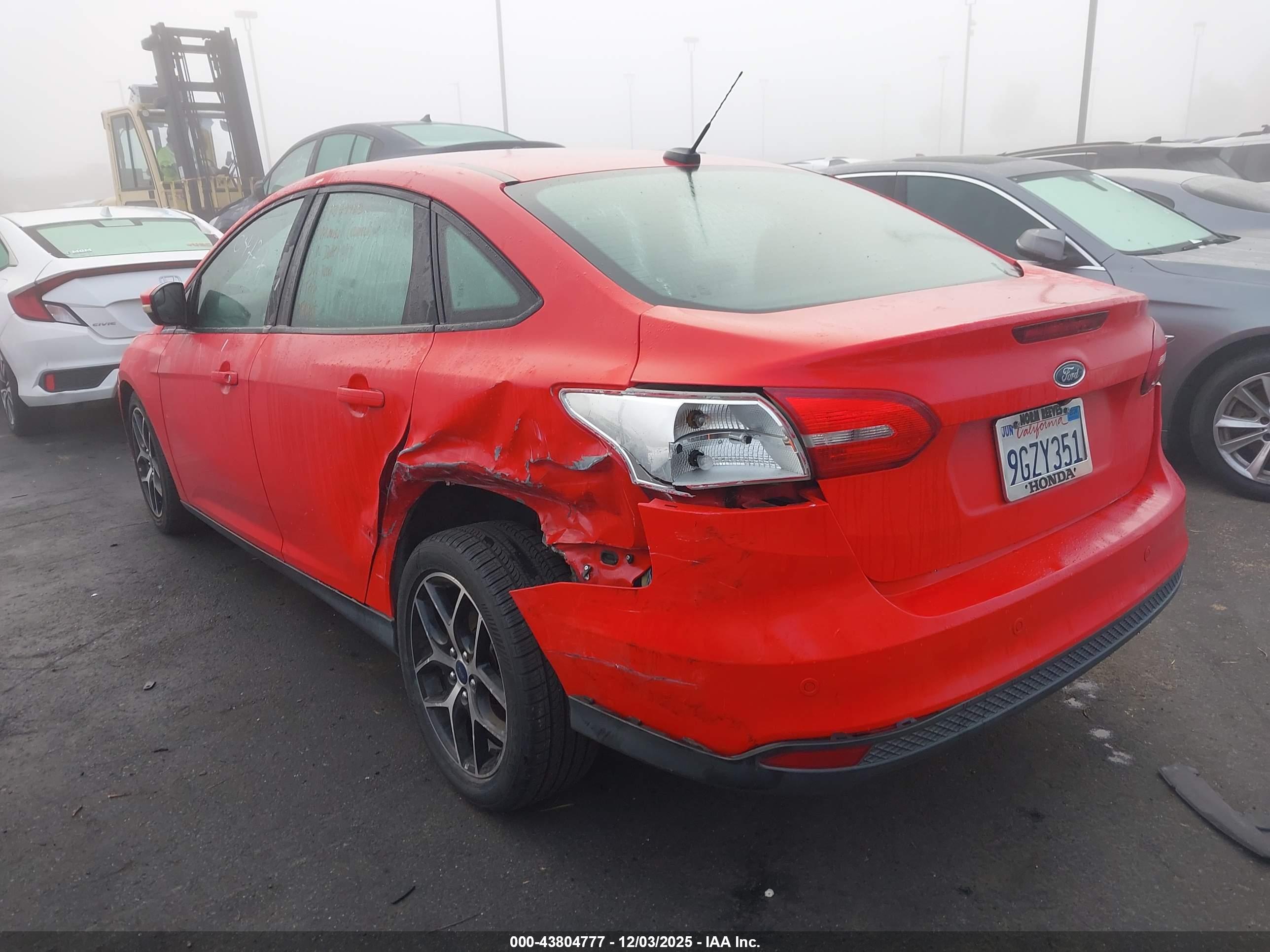 FORD FOCUS image 3