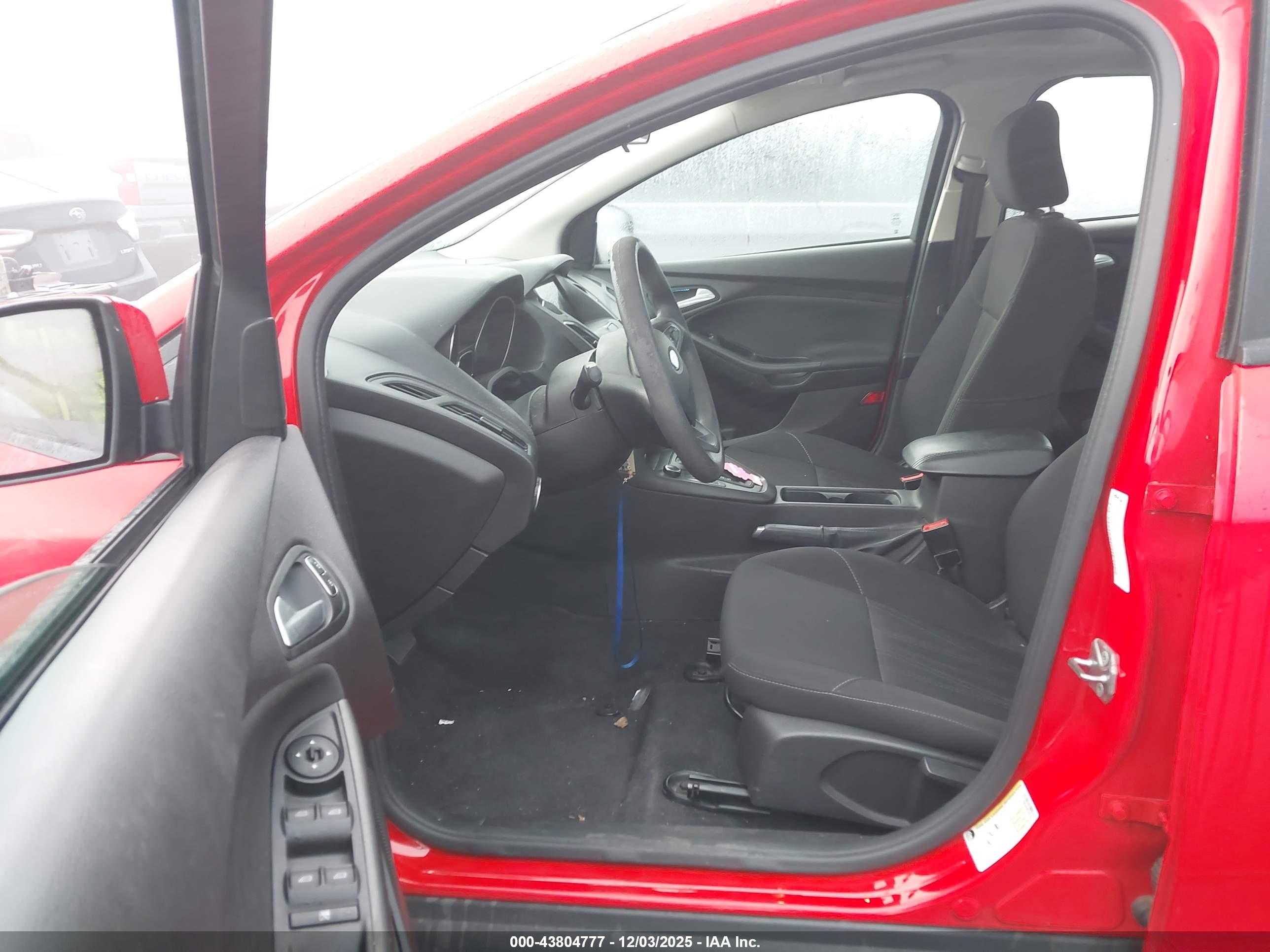 FORD FOCUS image 5