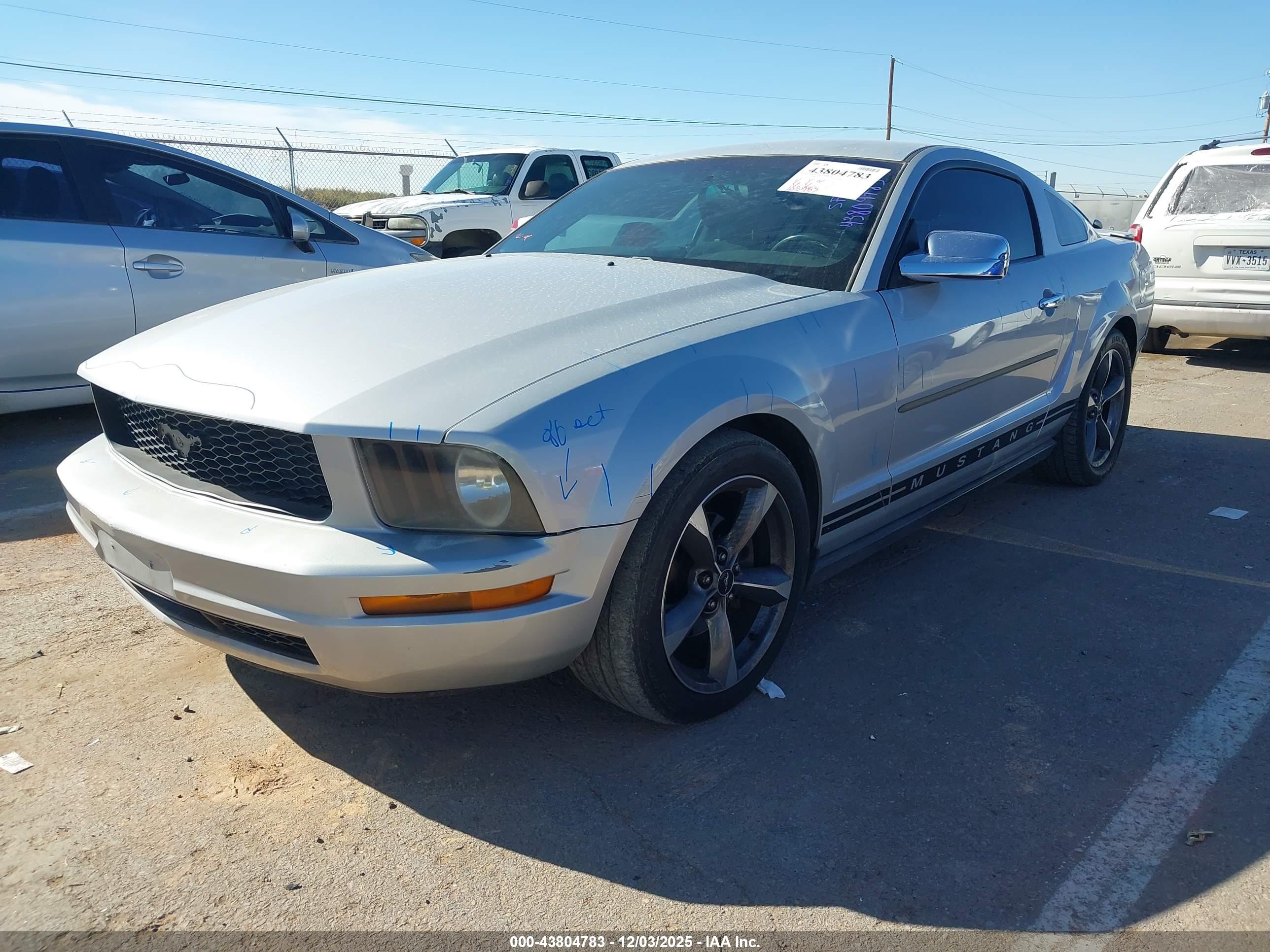 FORD MUSTANG image 2