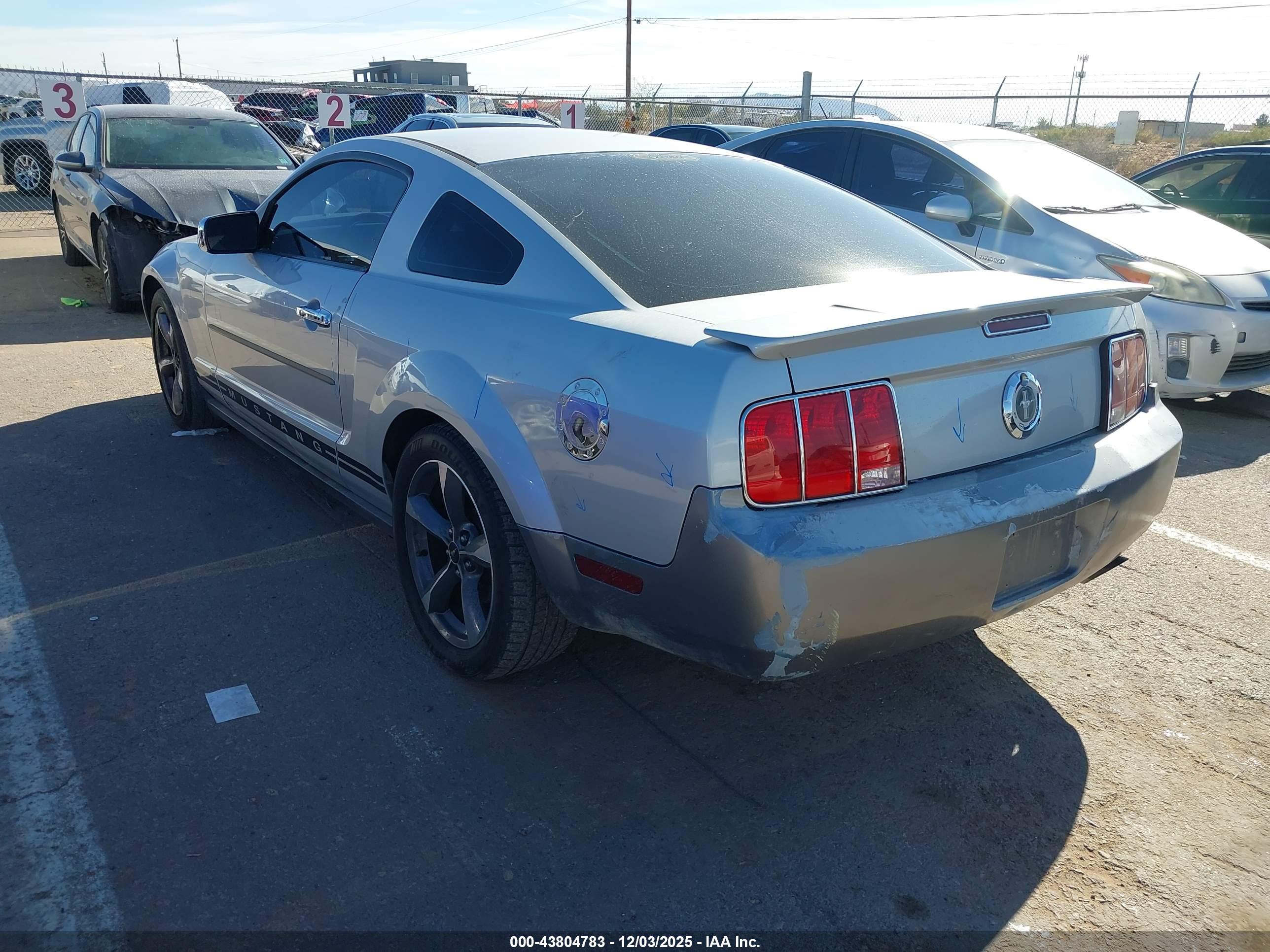 FORD MUSTANG image 3