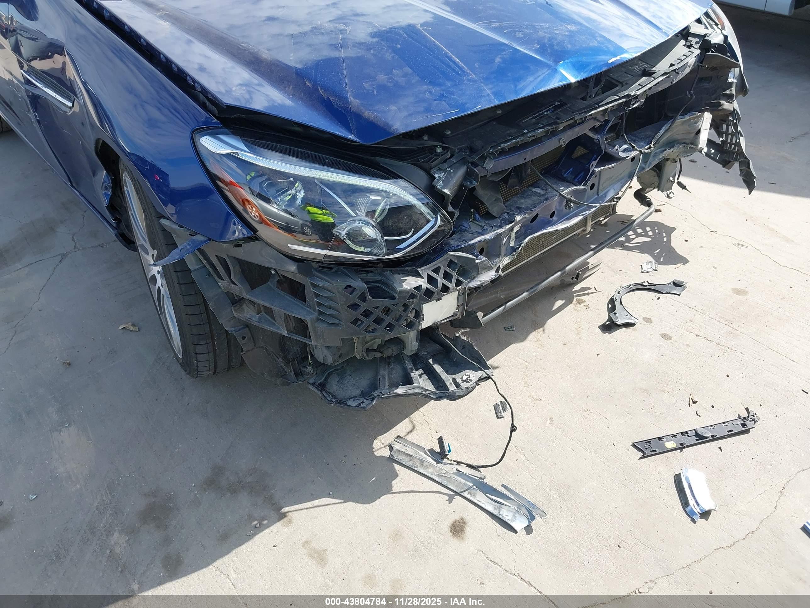 MERCEDES-BENZ SLC image 6