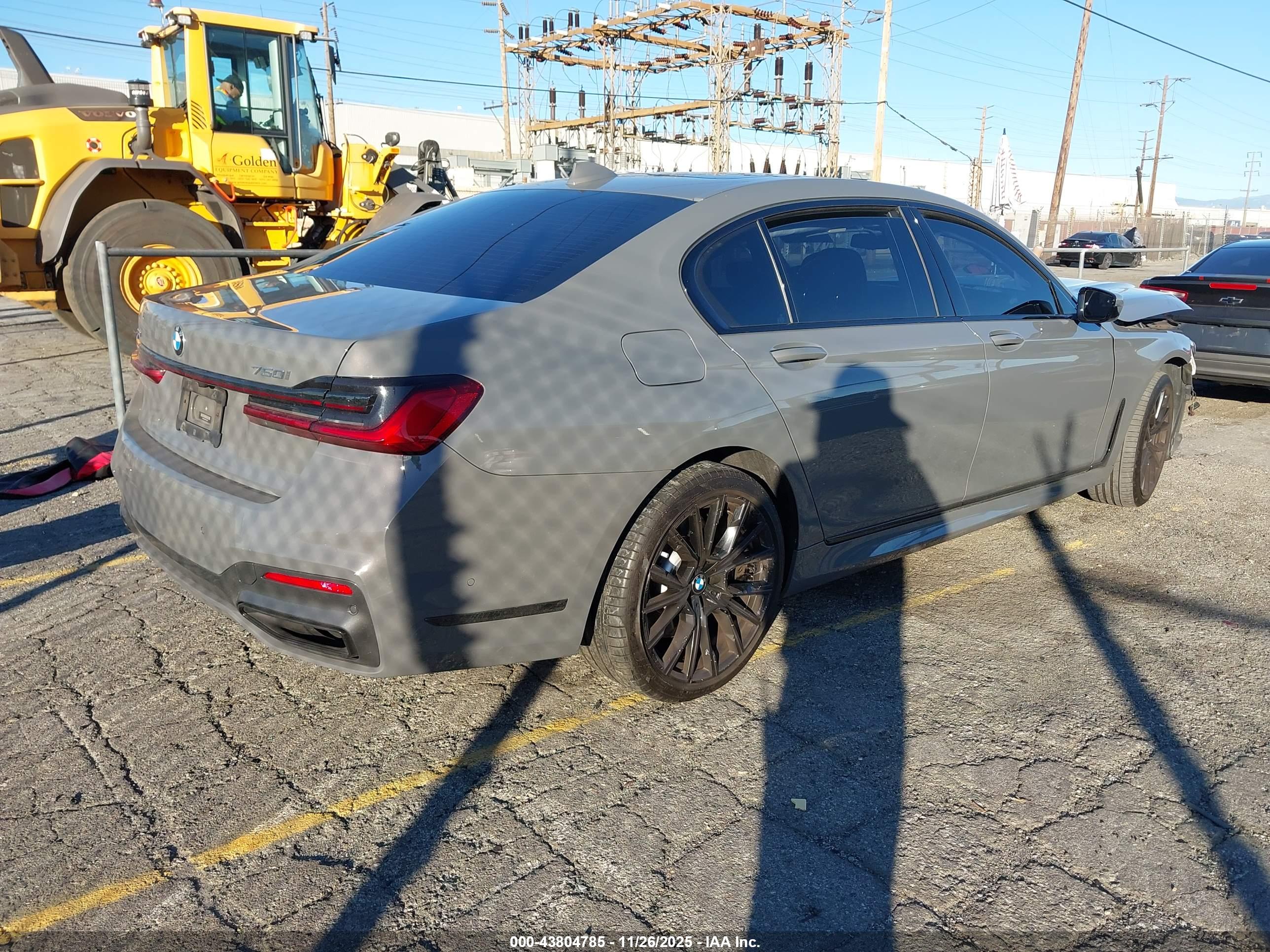 BMW 750 image 4
