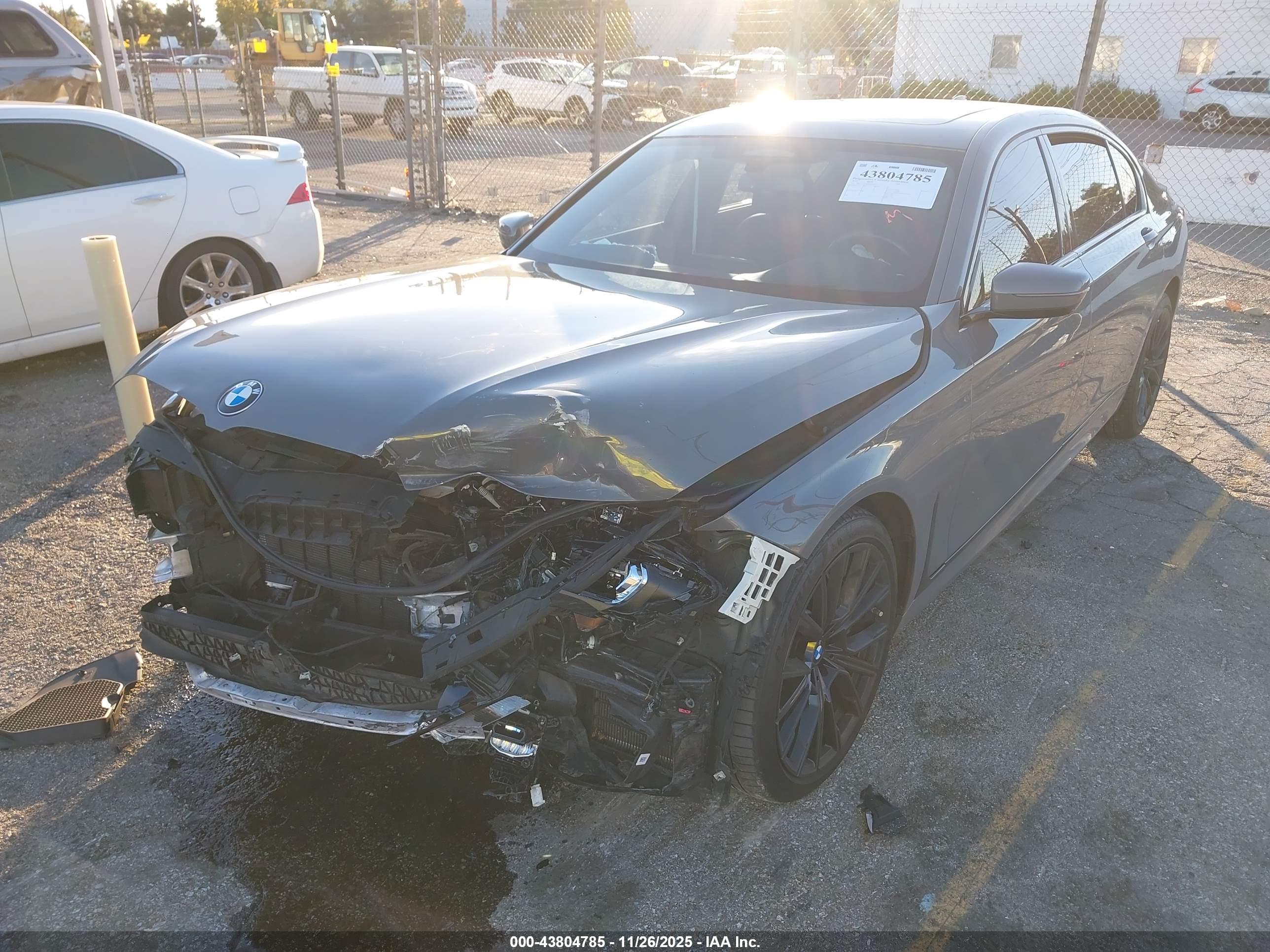 BMW 750 image 6