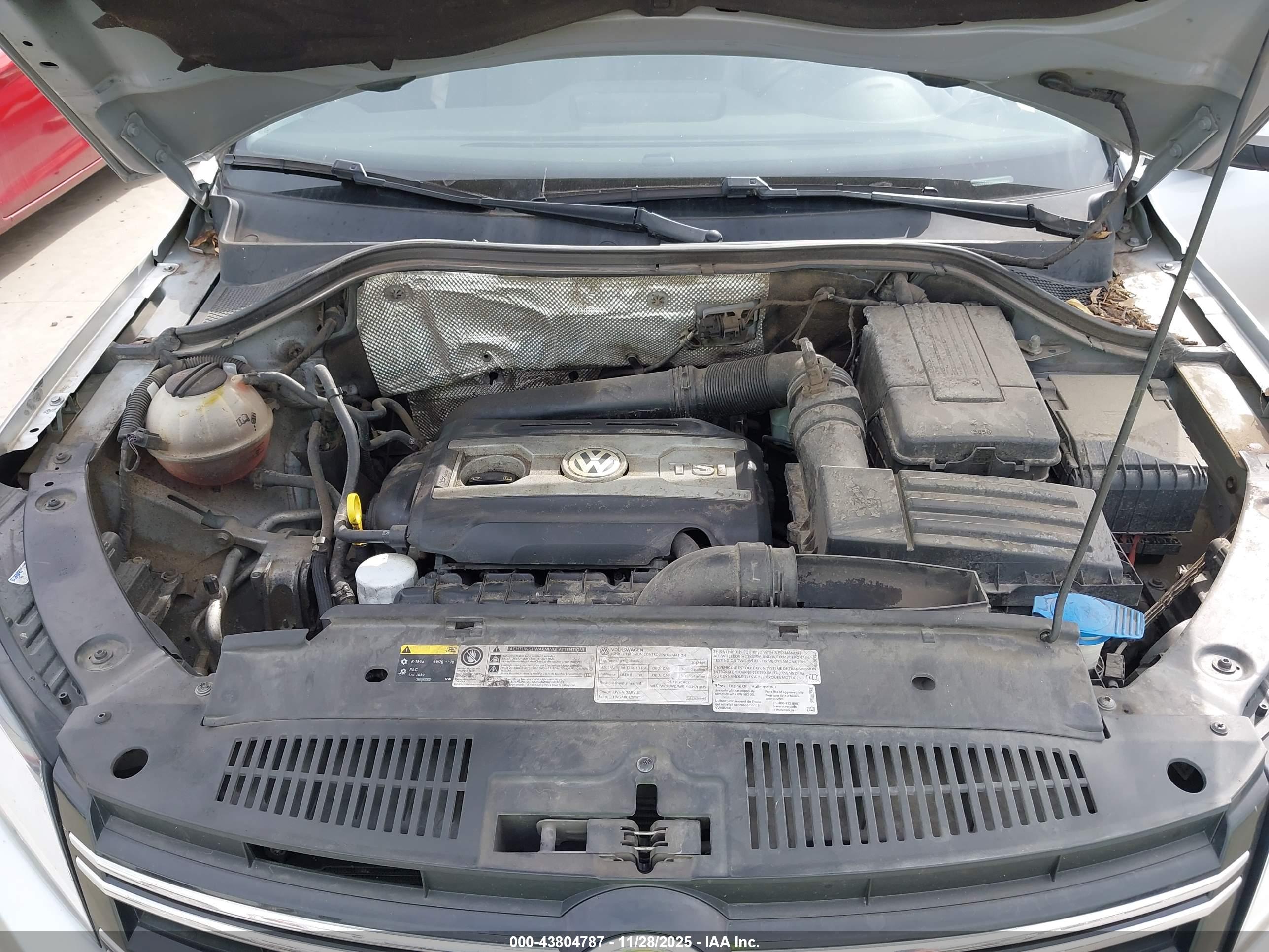 VOLKSWAGEN TIGUAN image 10