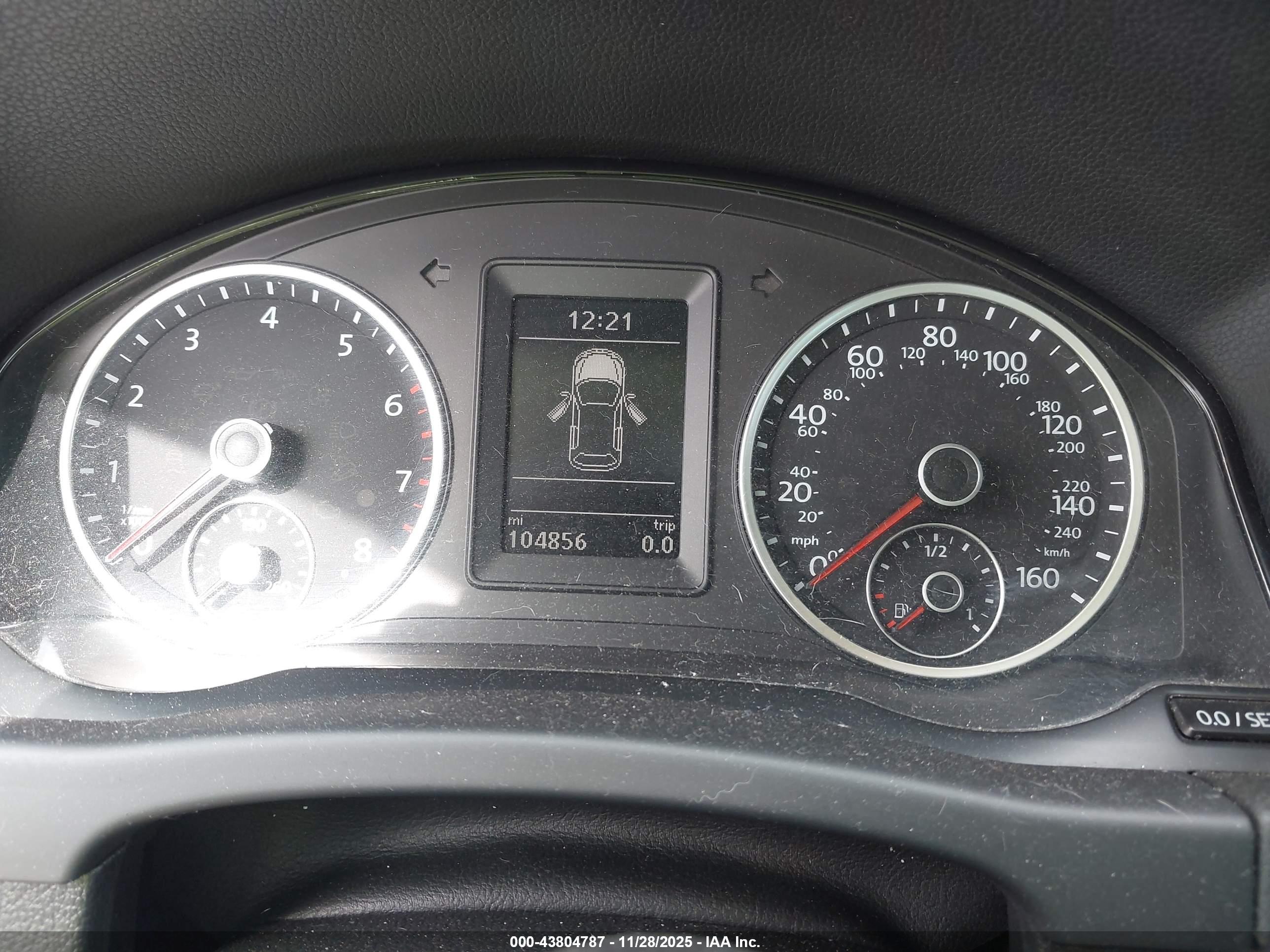 VOLKSWAGEN TIGUAN image 7
