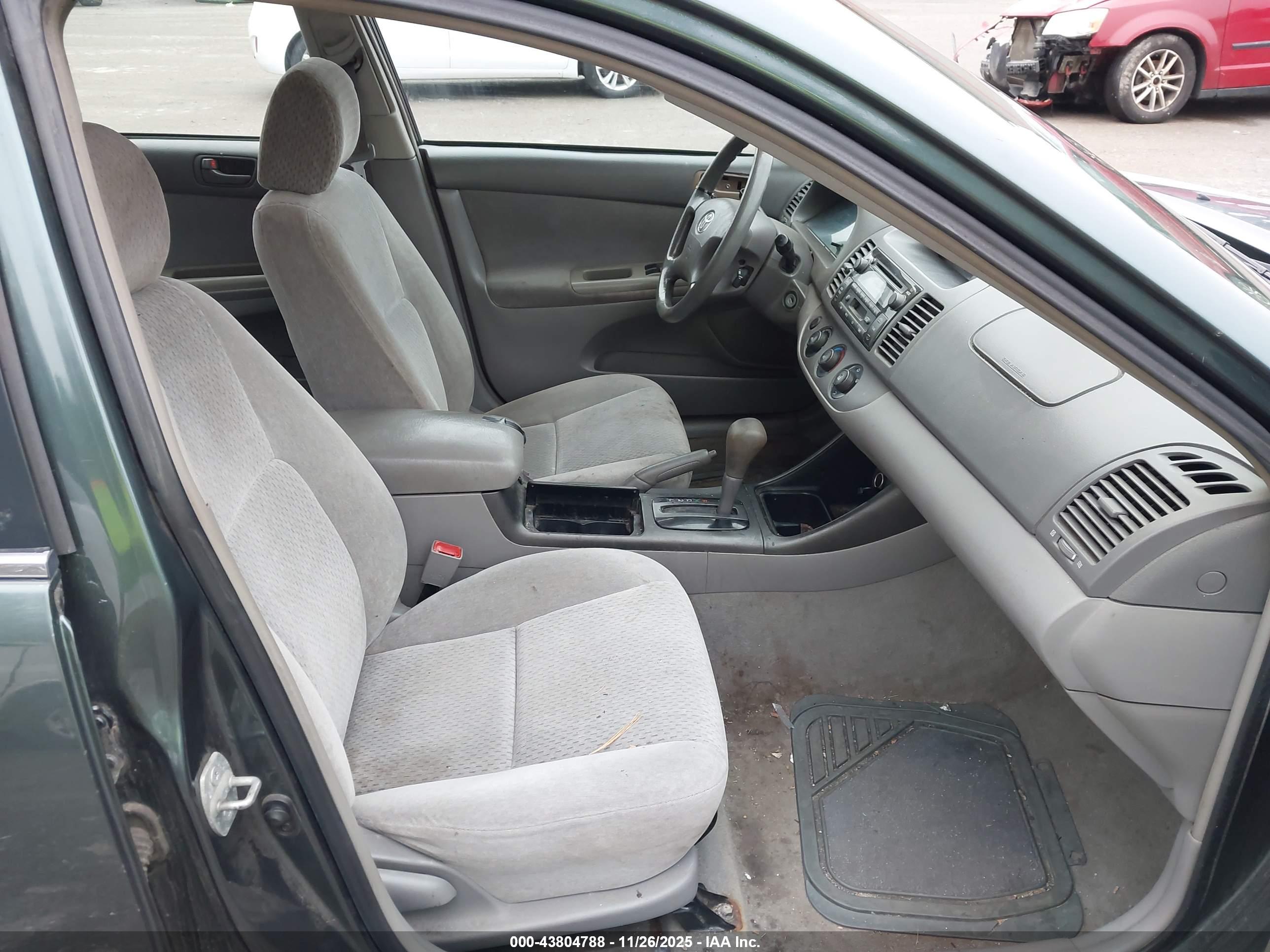 TOYOTA CAMRY image 5