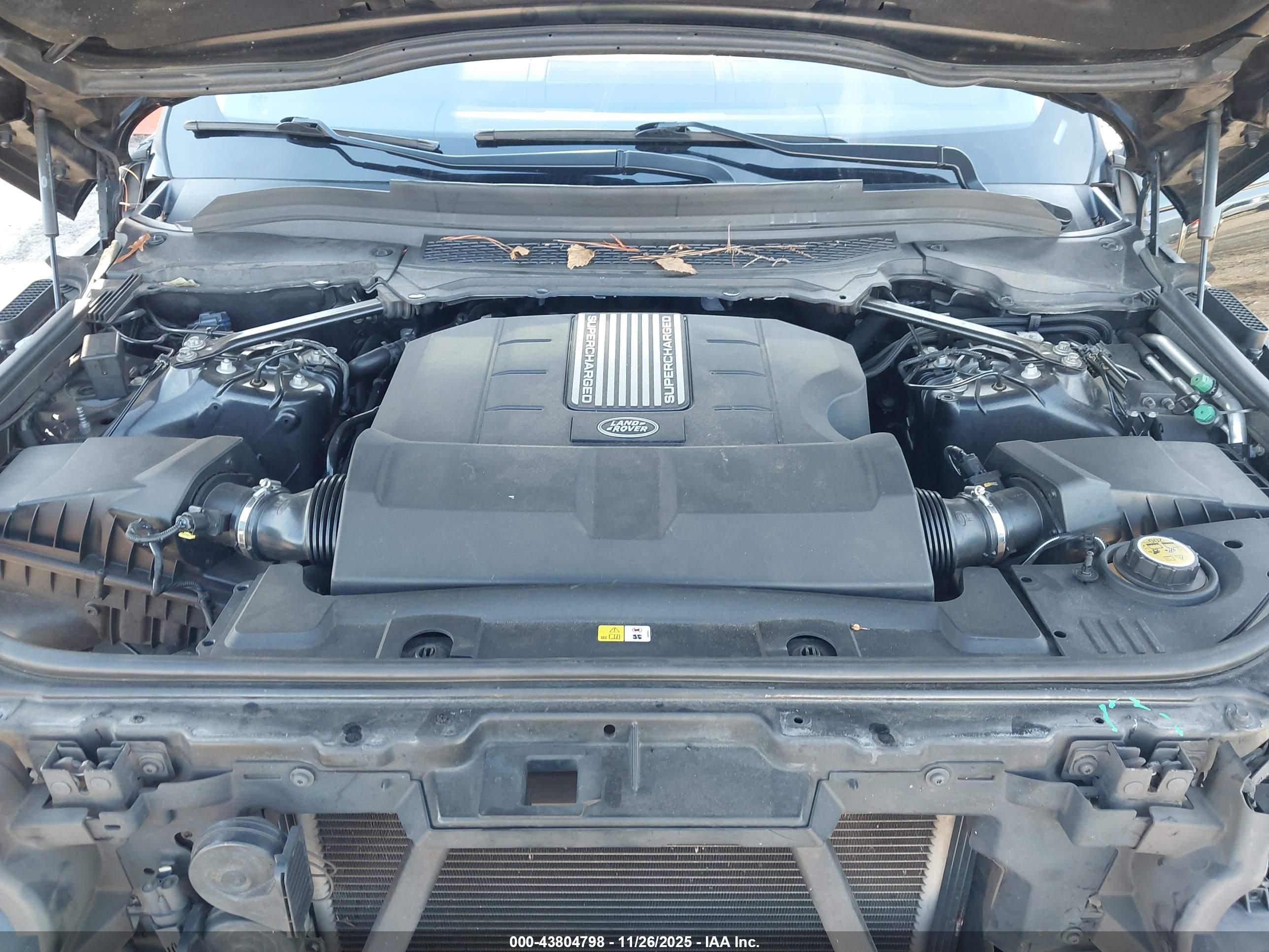 LAND ROVER image 10