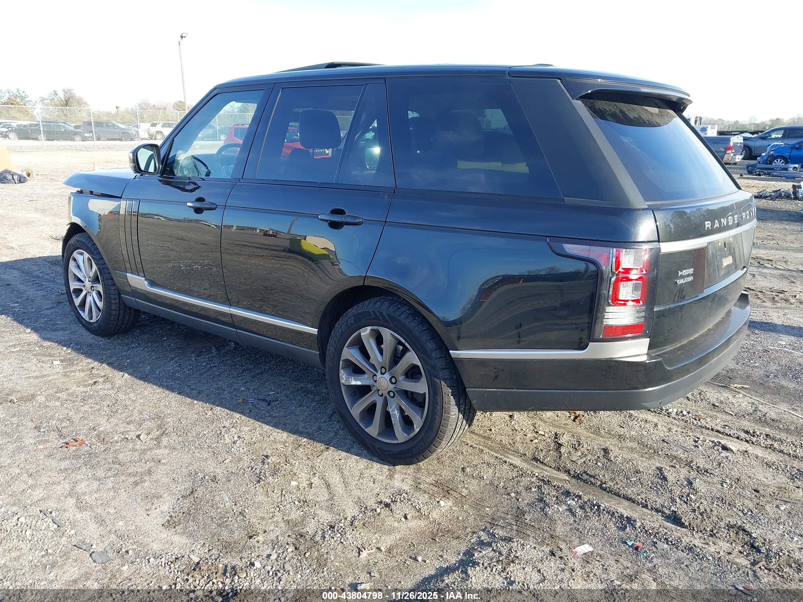 LAND ROVER image 3