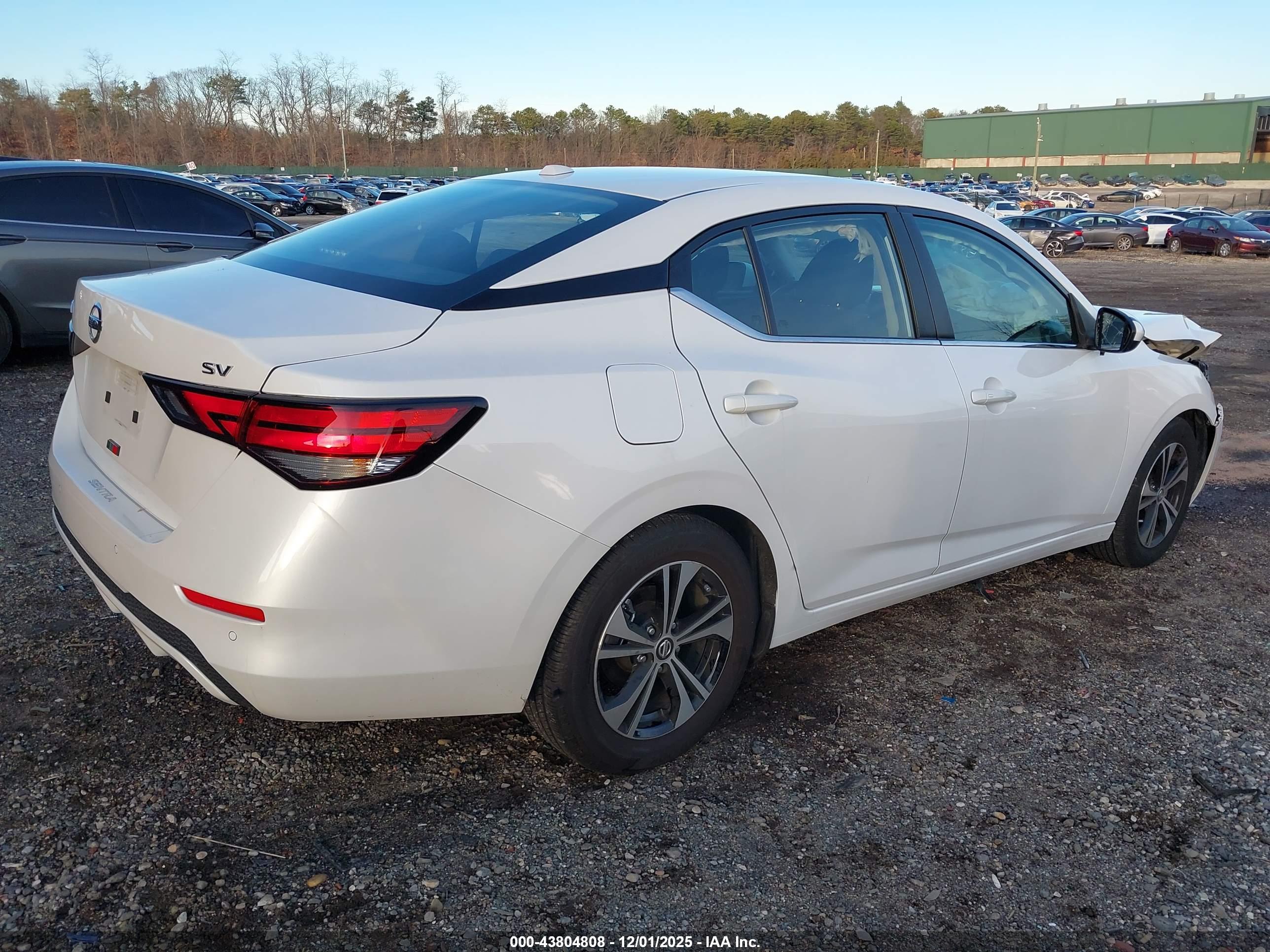 NISSAN SENTRA image 4