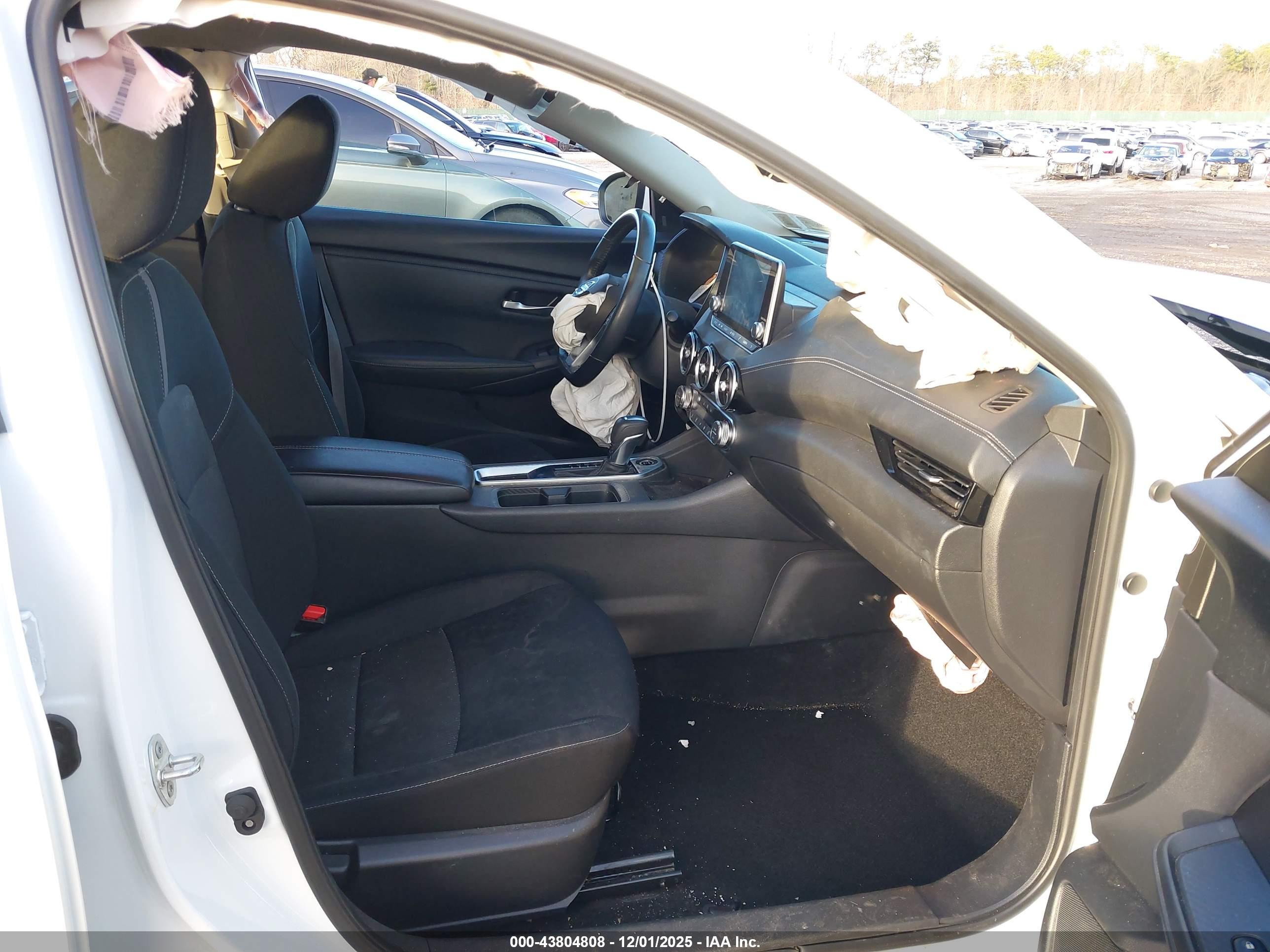 NISSAN SENTRA image 5