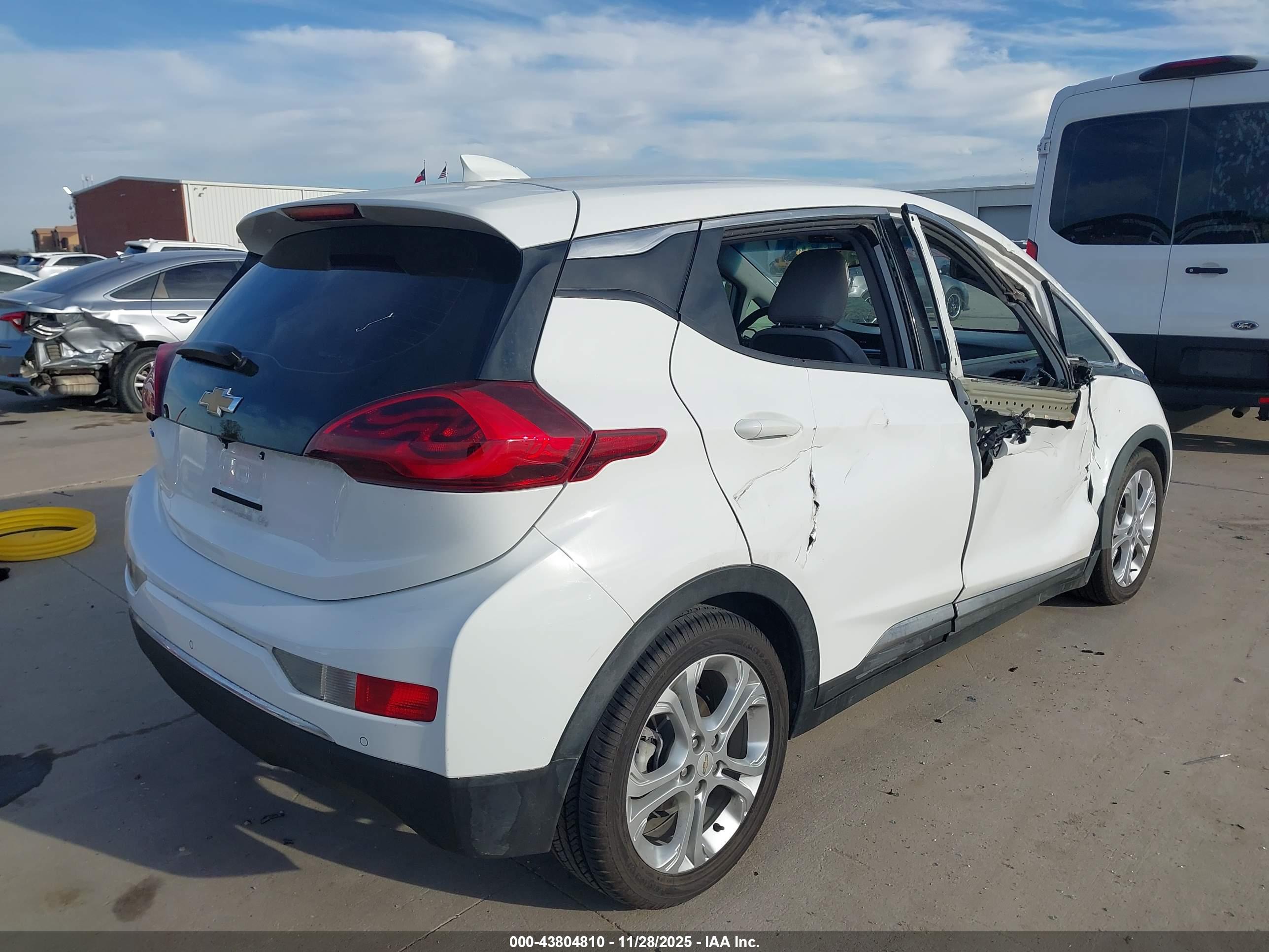 CHEVROLET BOLT image 4