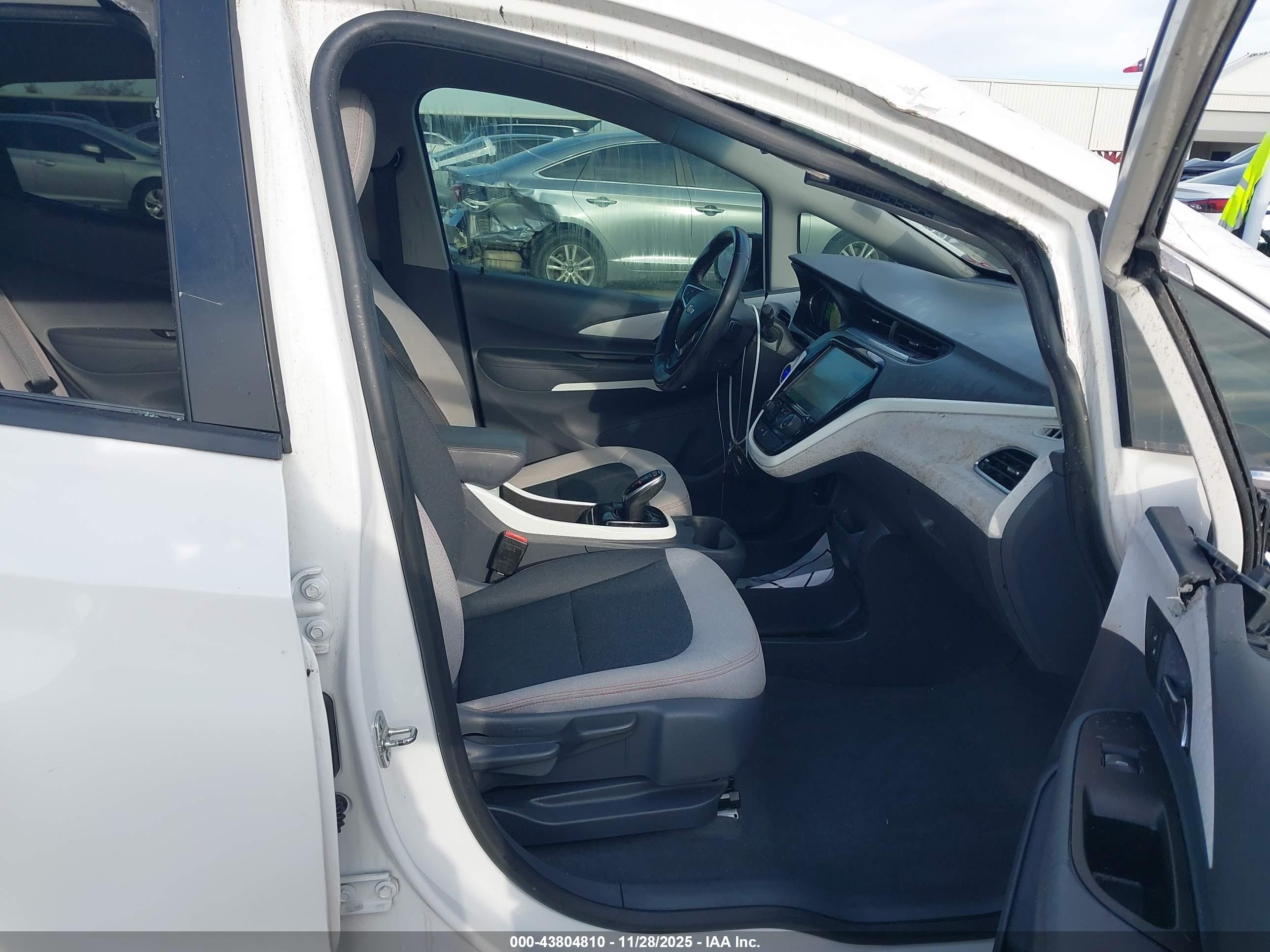 CHEVROLET BOLT image 5