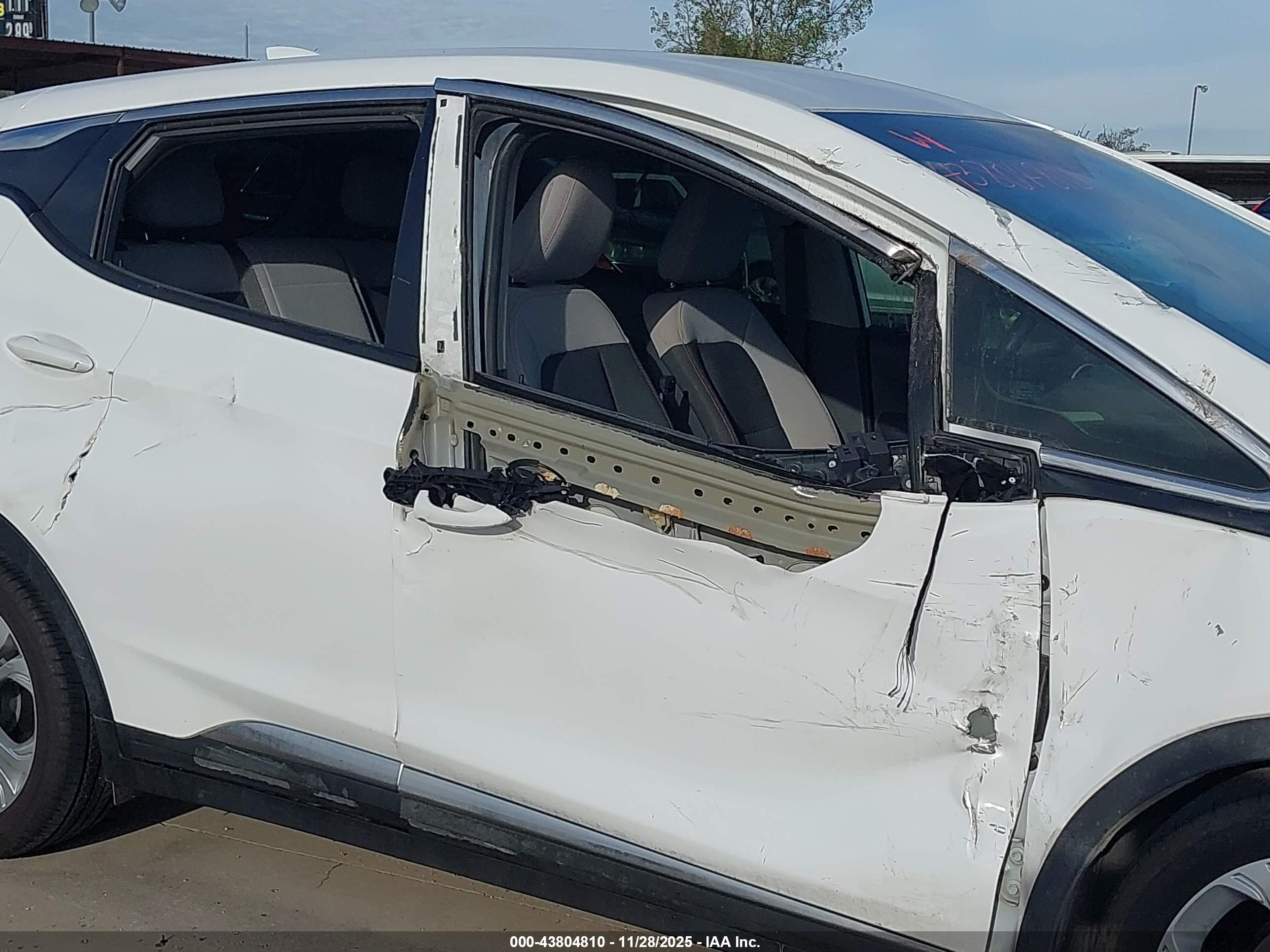 CHEVROLET BOLT image 6