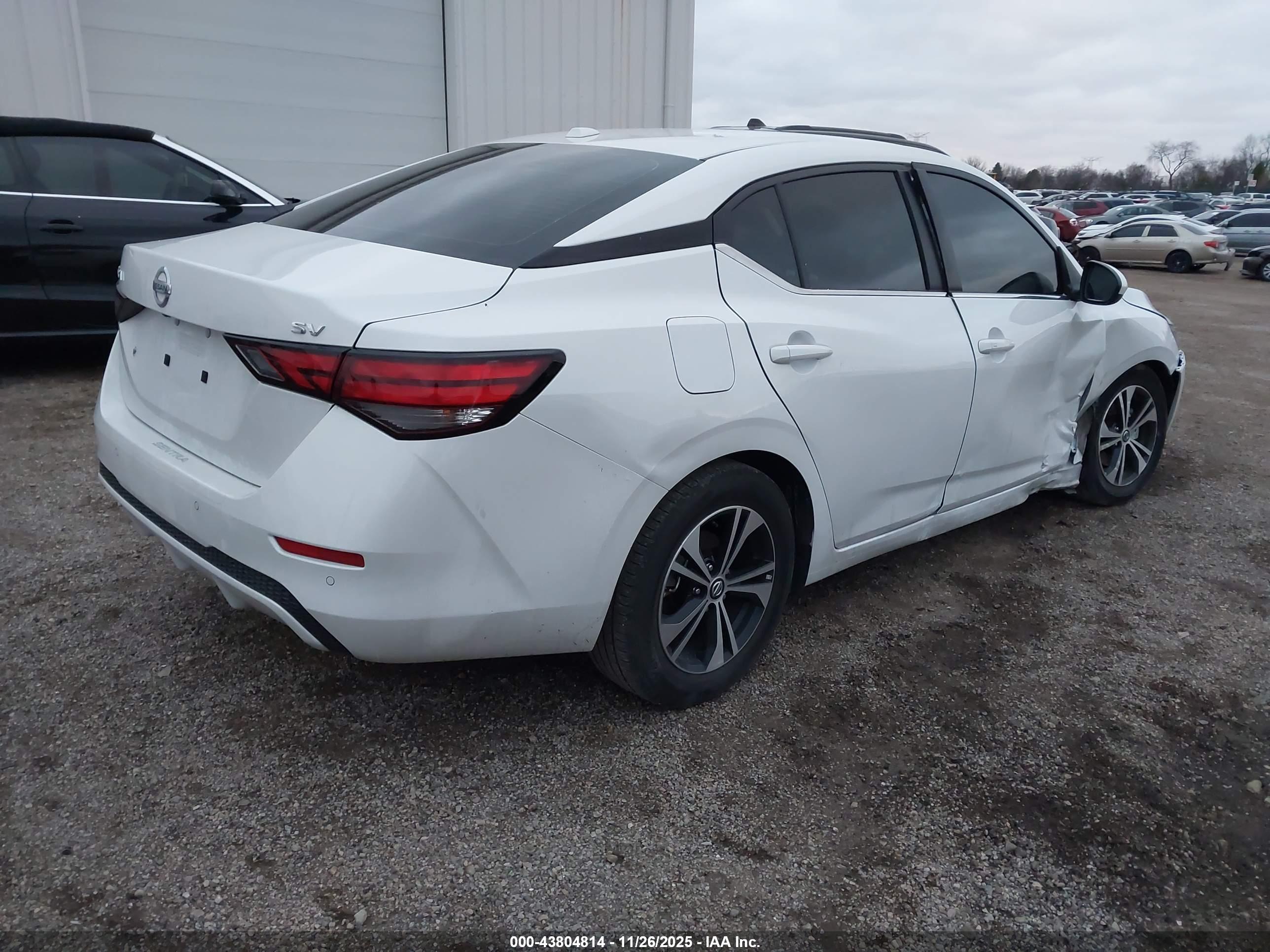 NISSAN SENTRA image 4