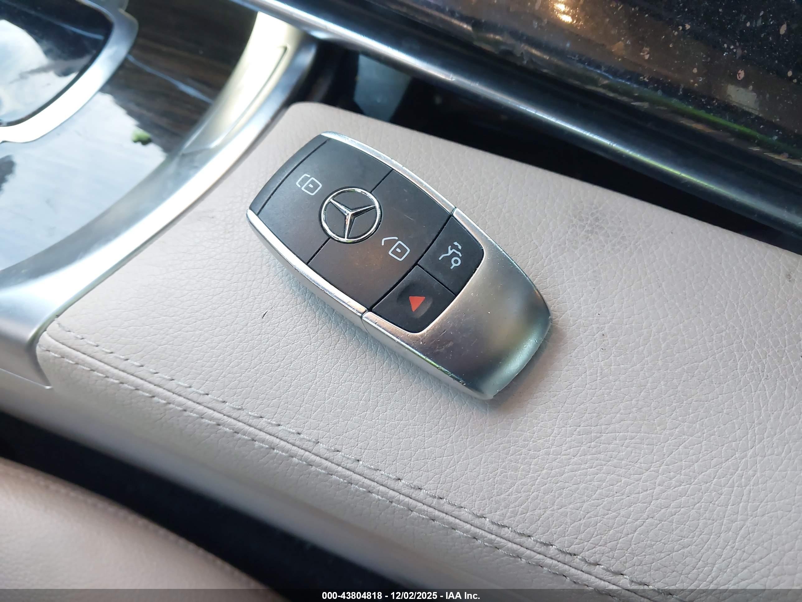 MERCEDES-BENZ C image 11
