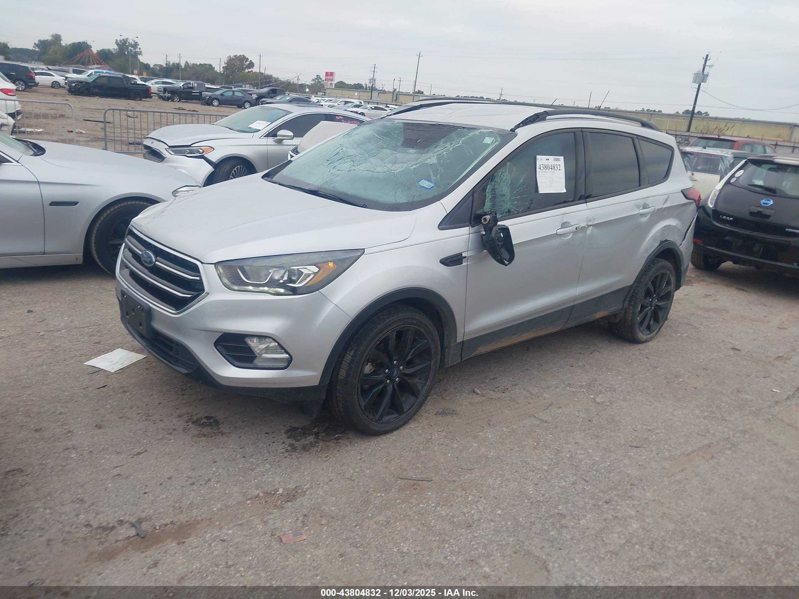 FORD ESCAPE image 2