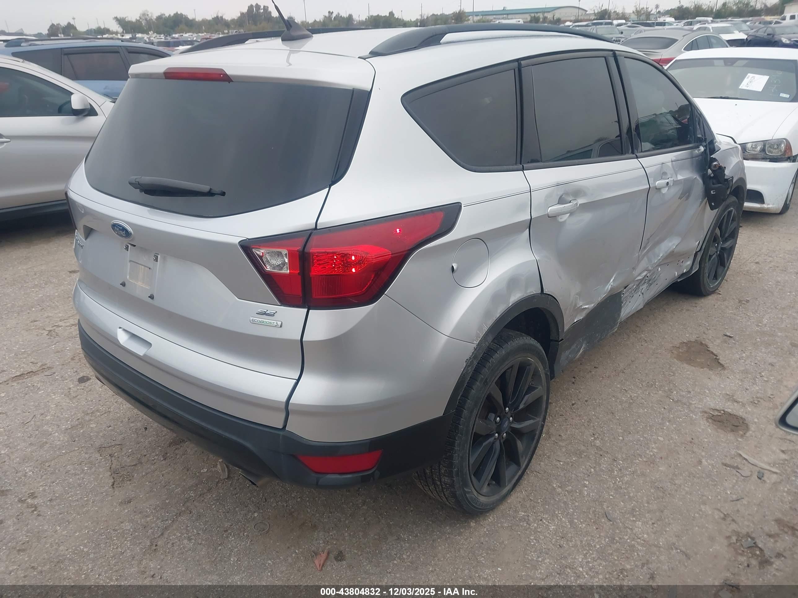 FORD ESCAPE image 4
