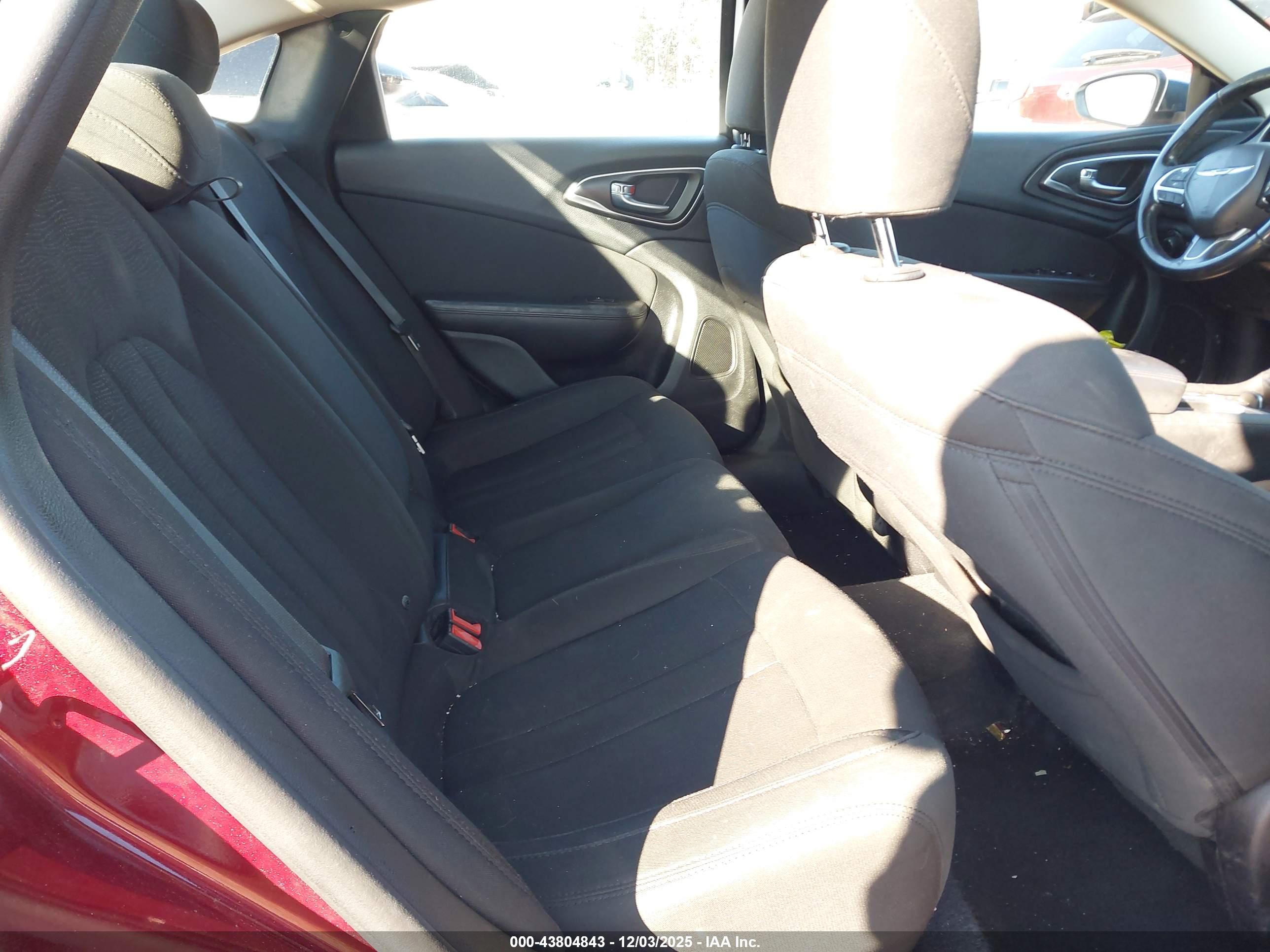CHRYSLER 200 image 8