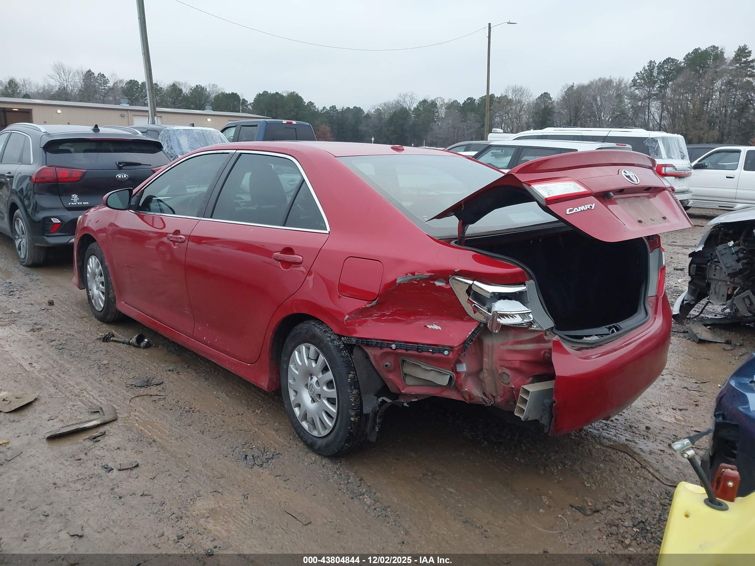 TOYOTA CAMRY image 3