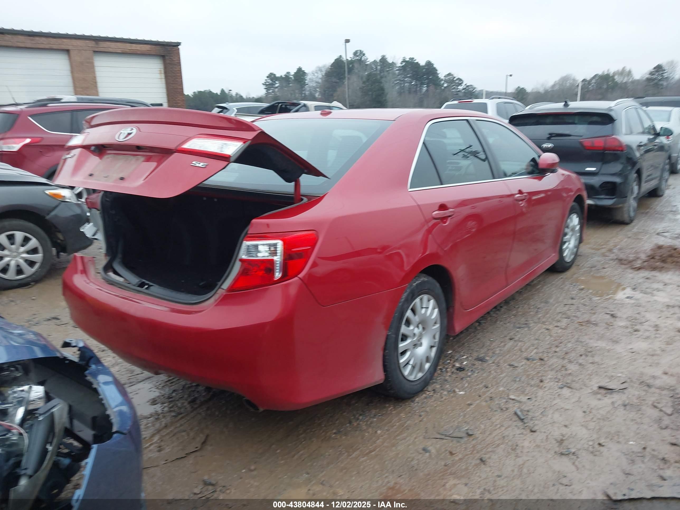 TOYOTA CAMRY image 4