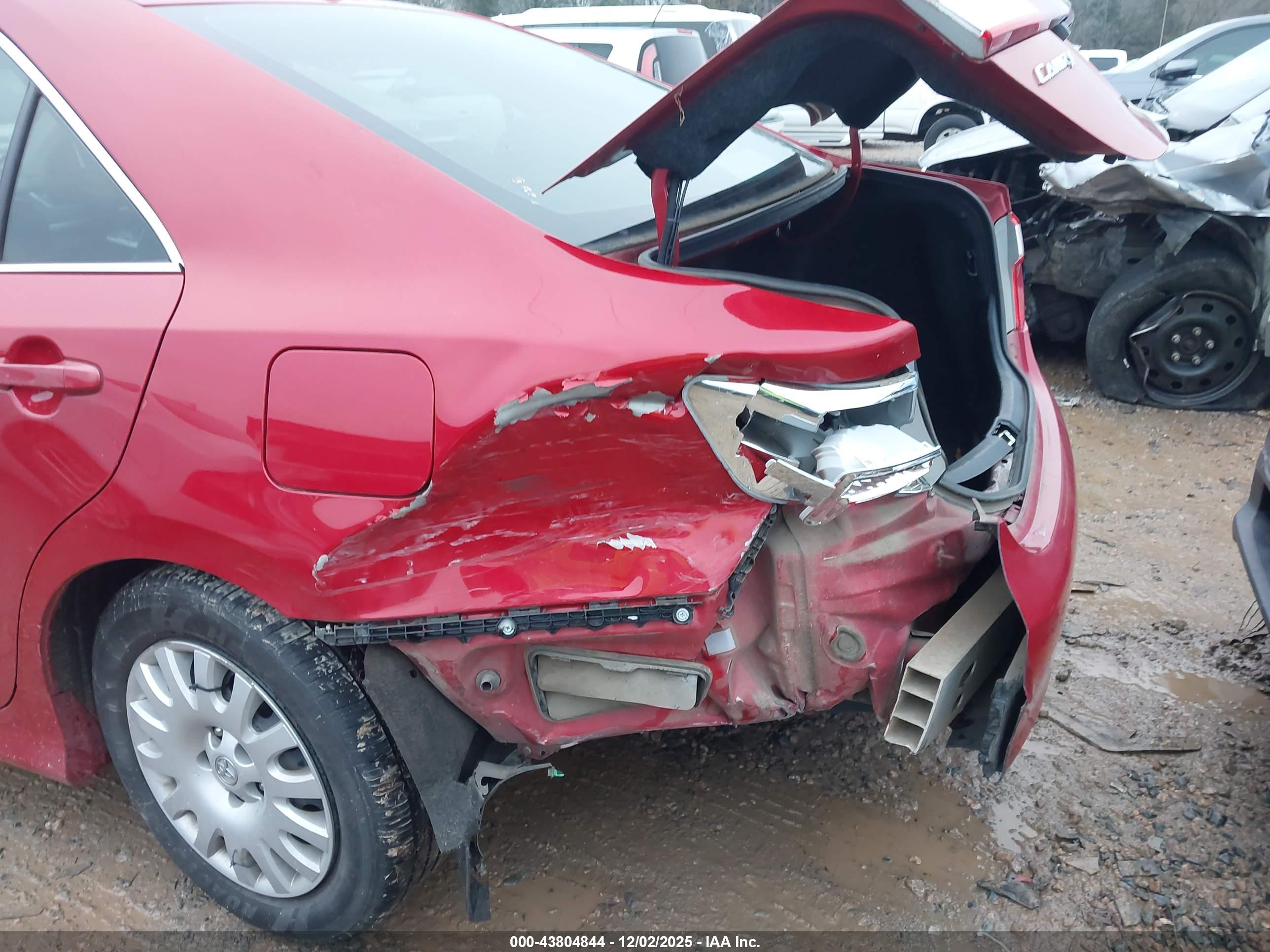 TOYOTA CAMRY image 6