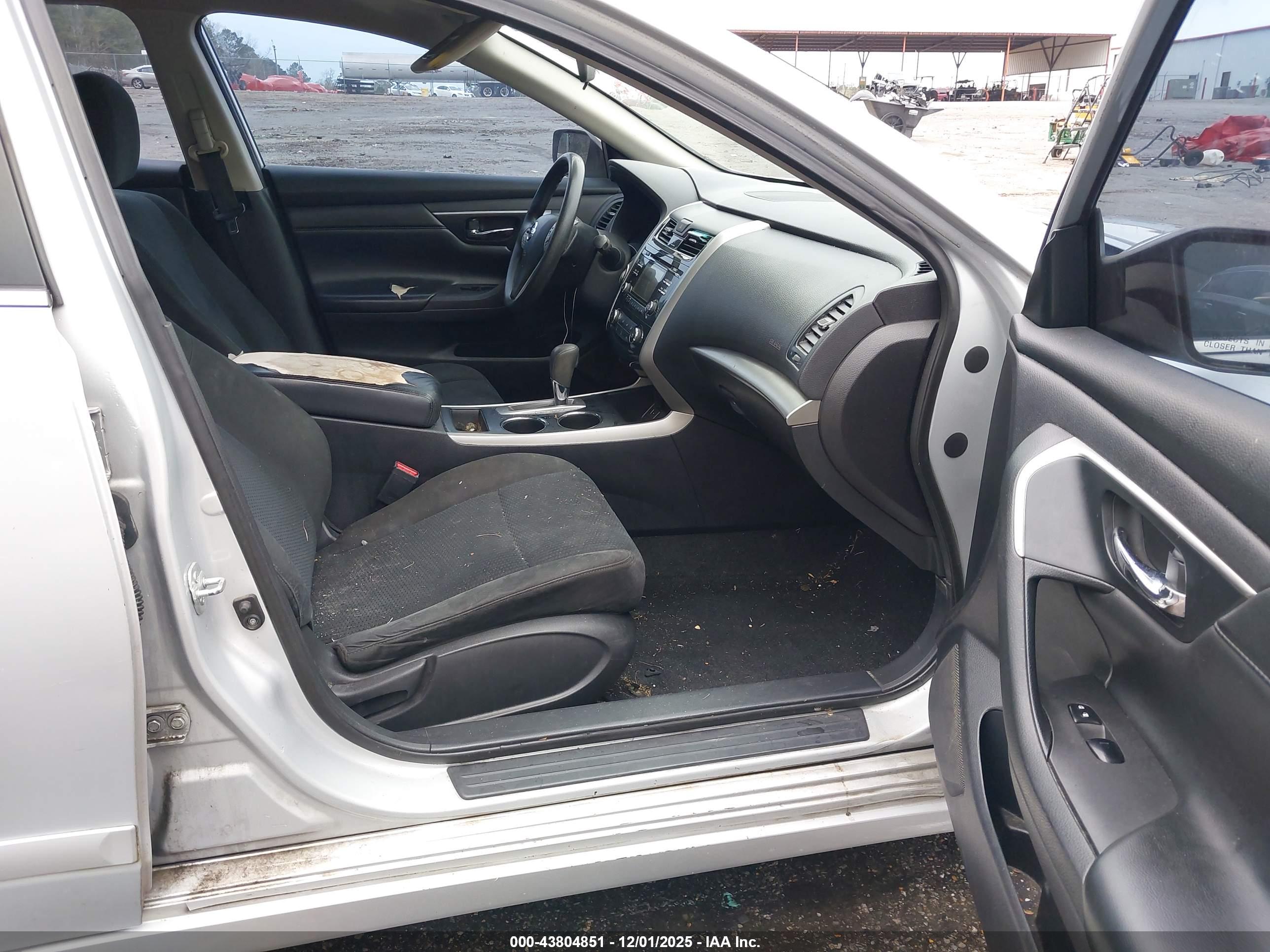 NISSAN ALTIMA image 5