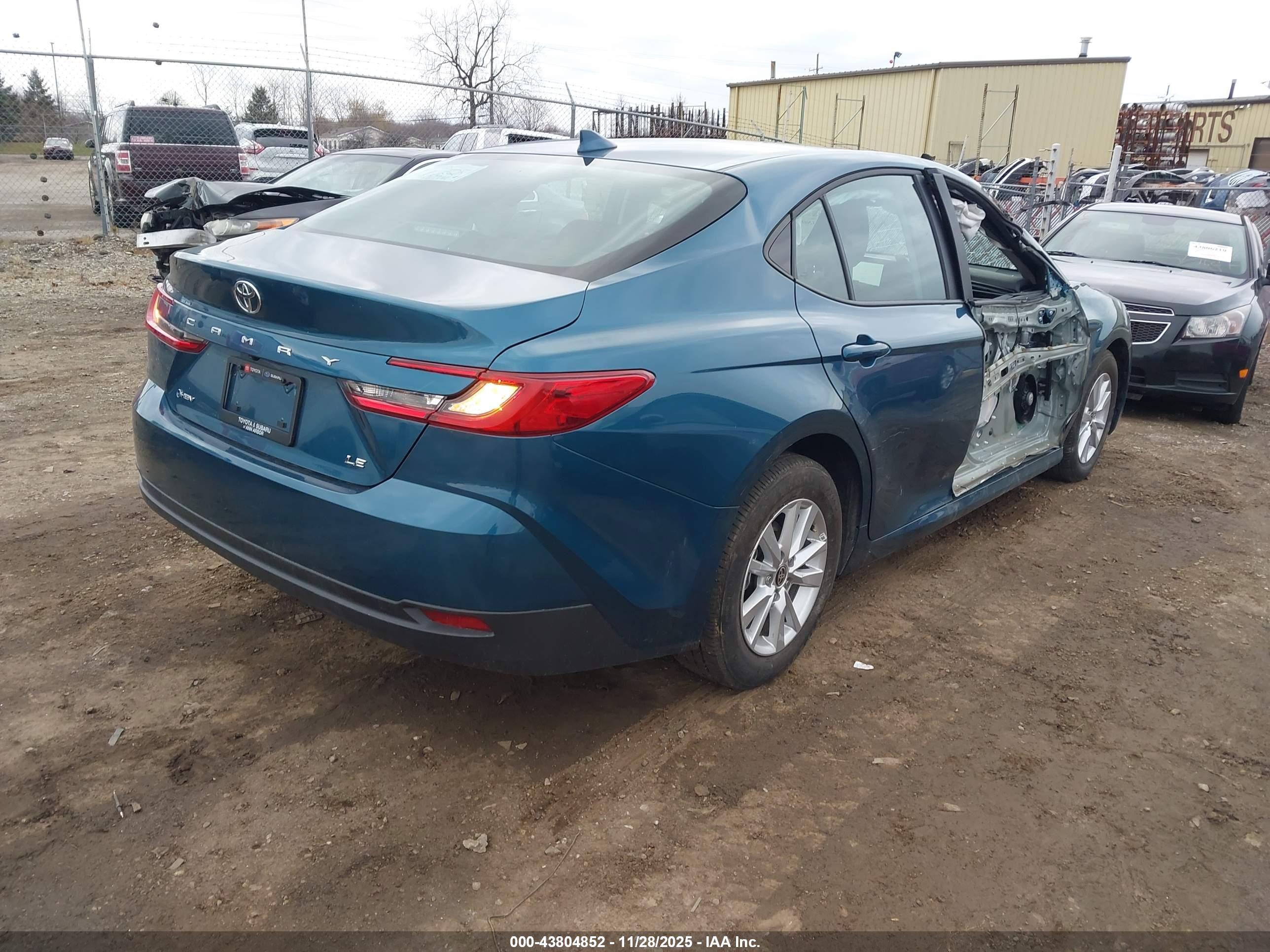 TOYOTA CAMRY image 4