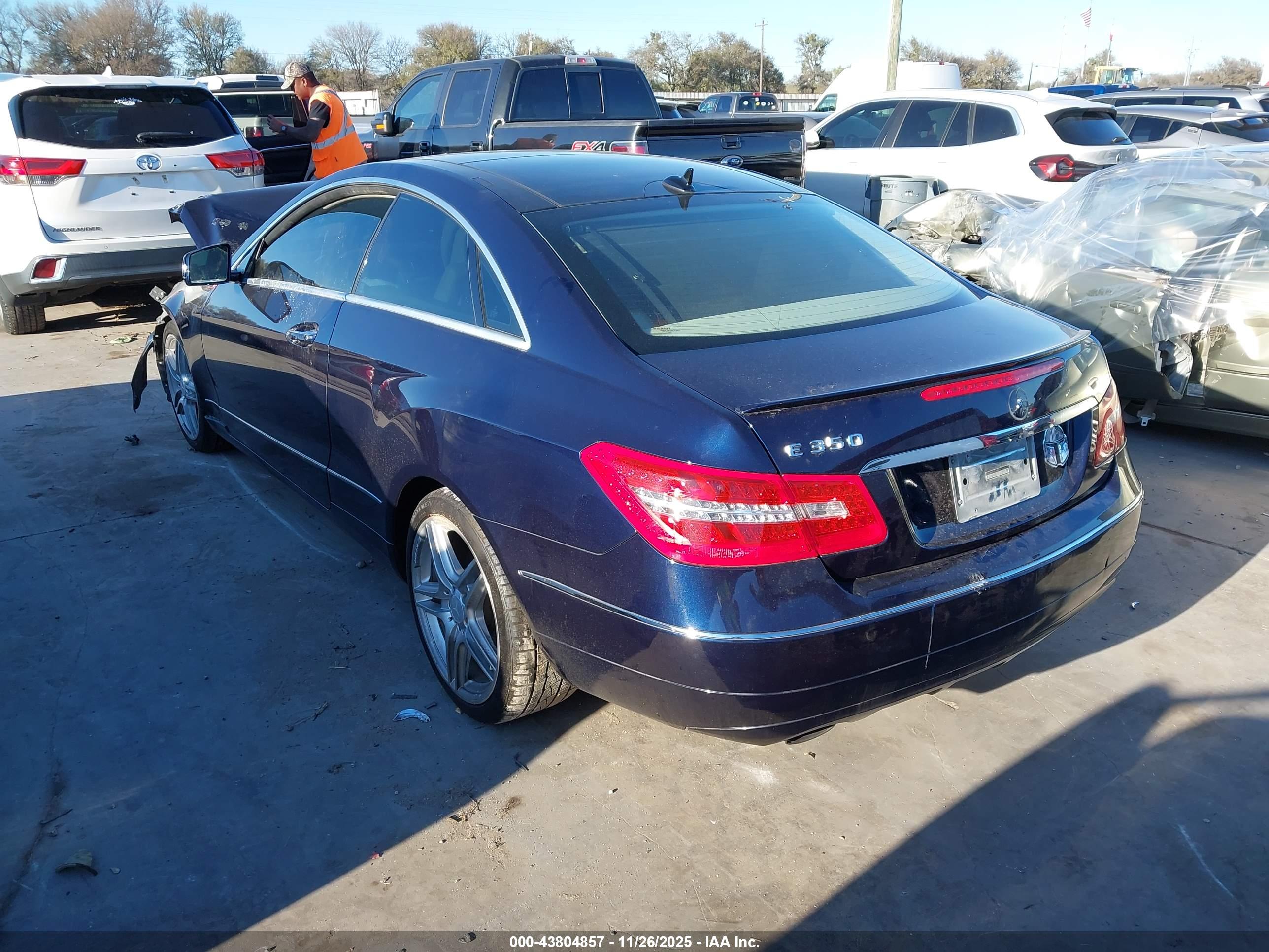 MERCEDES-BENZ E image 3