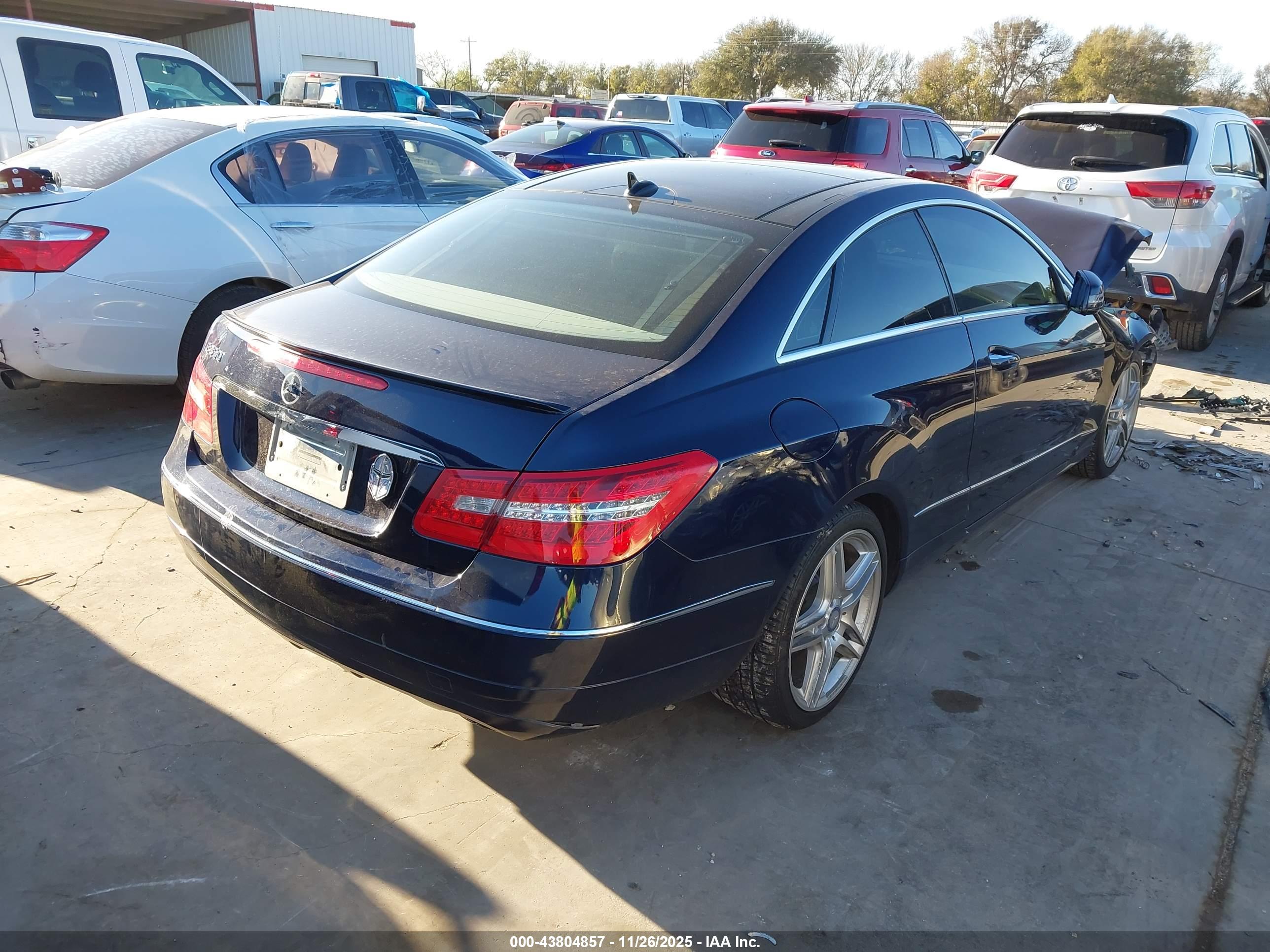 MERCEDES-BENZ E image 4