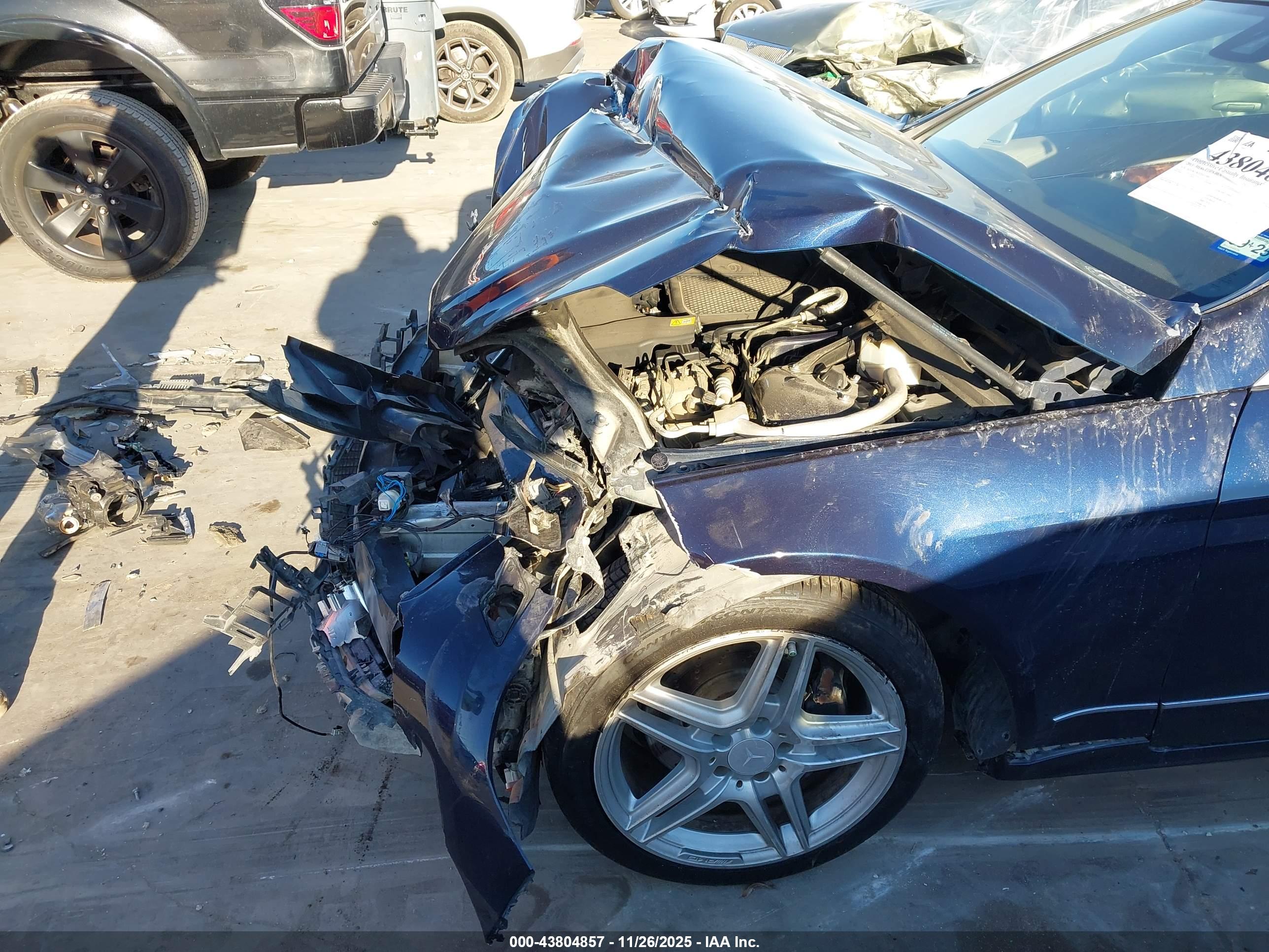 MERCEDES-BENZ E image 6