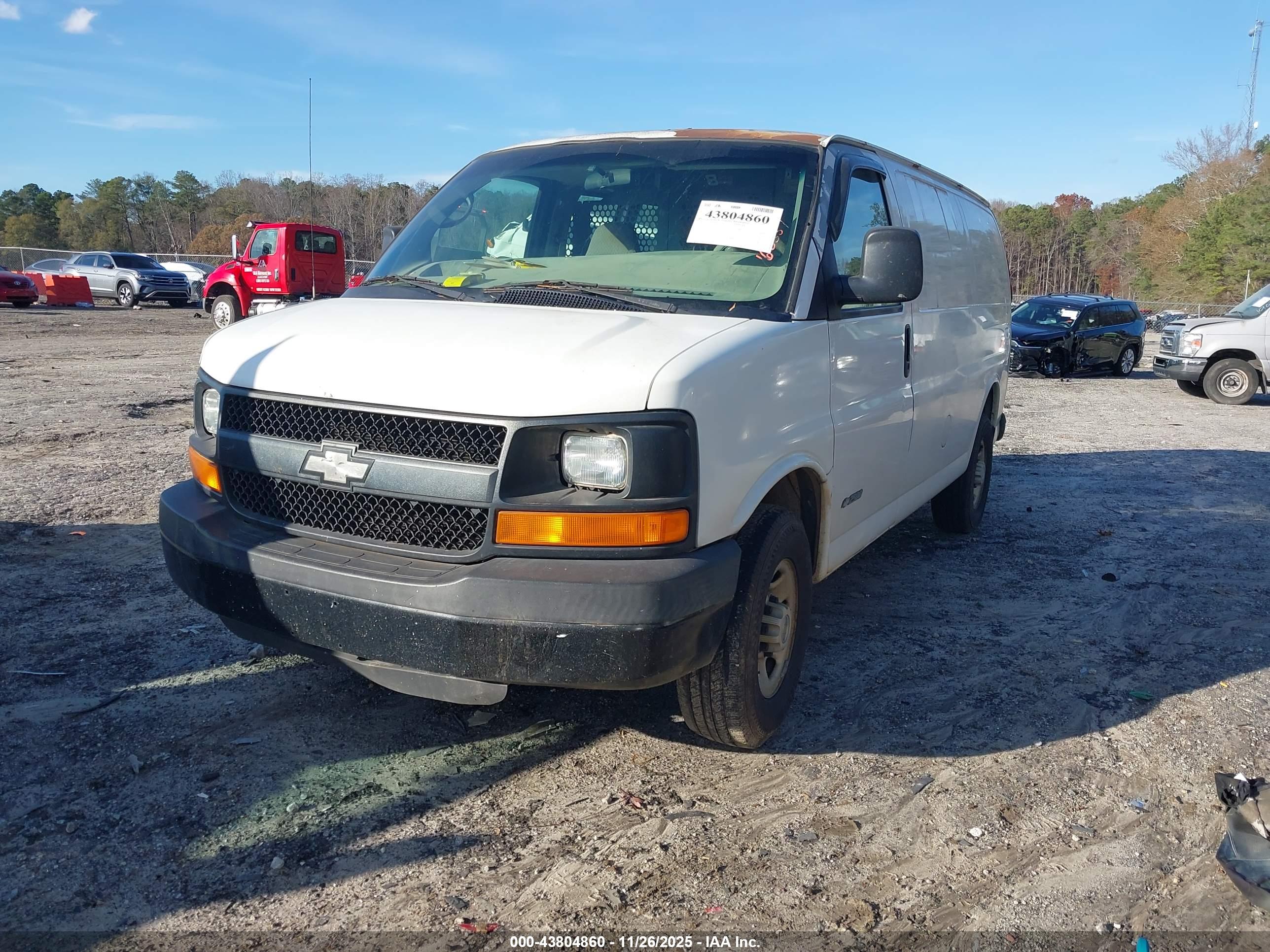 CHEVROLET EXPRESS image 2