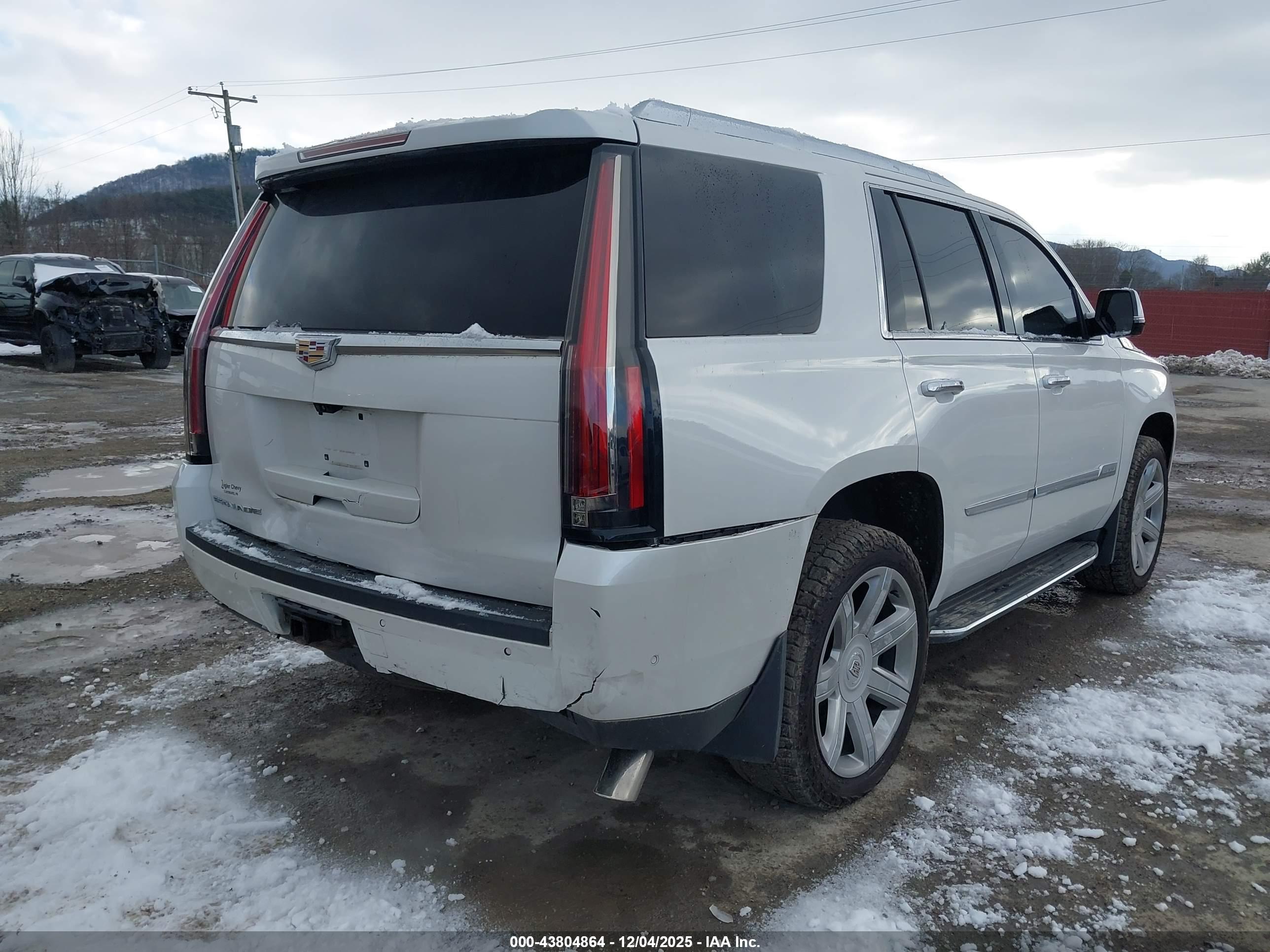 CADILLAC ESCALADE image 6