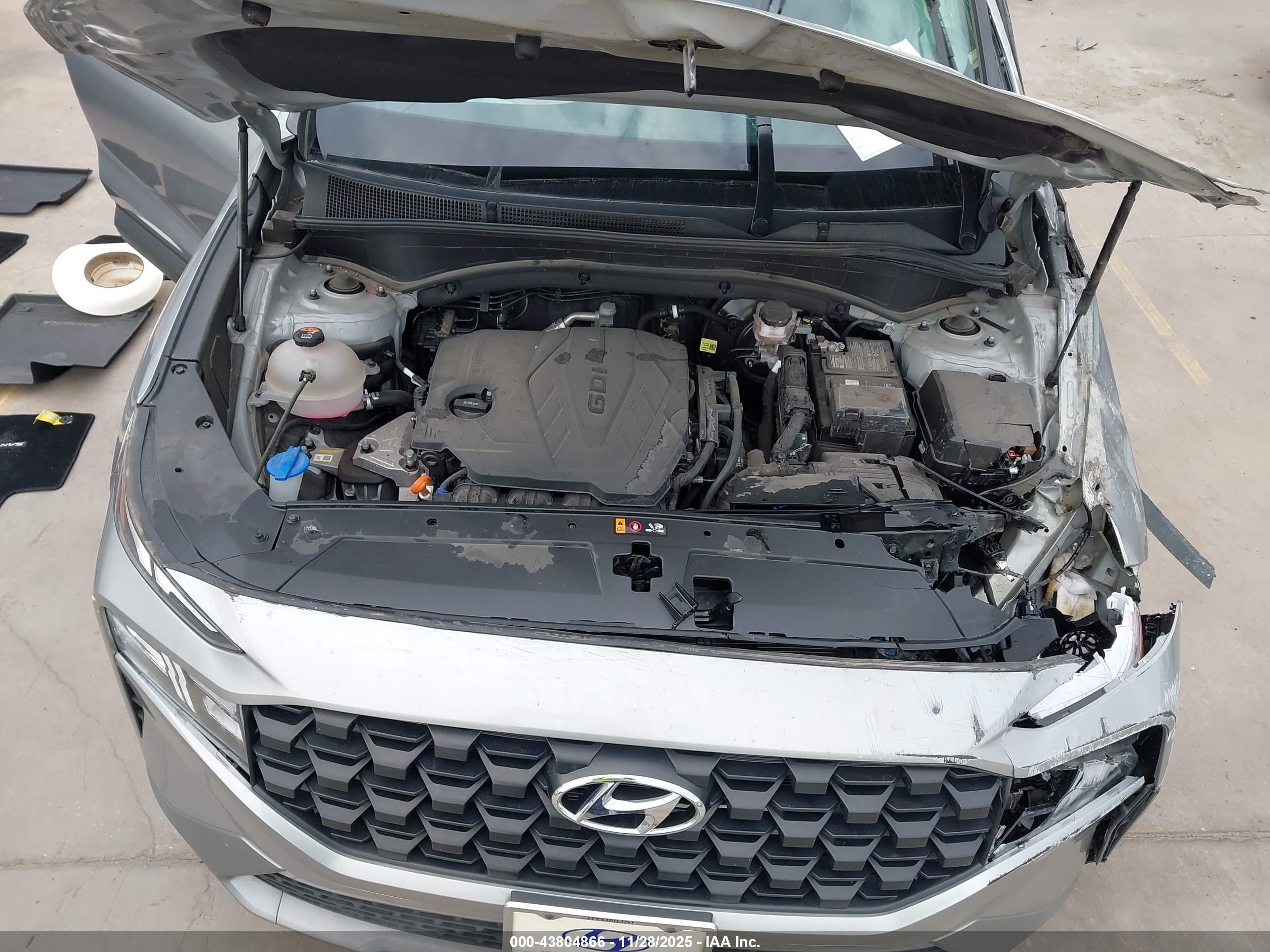 HYUNDAI SANTA image 10
