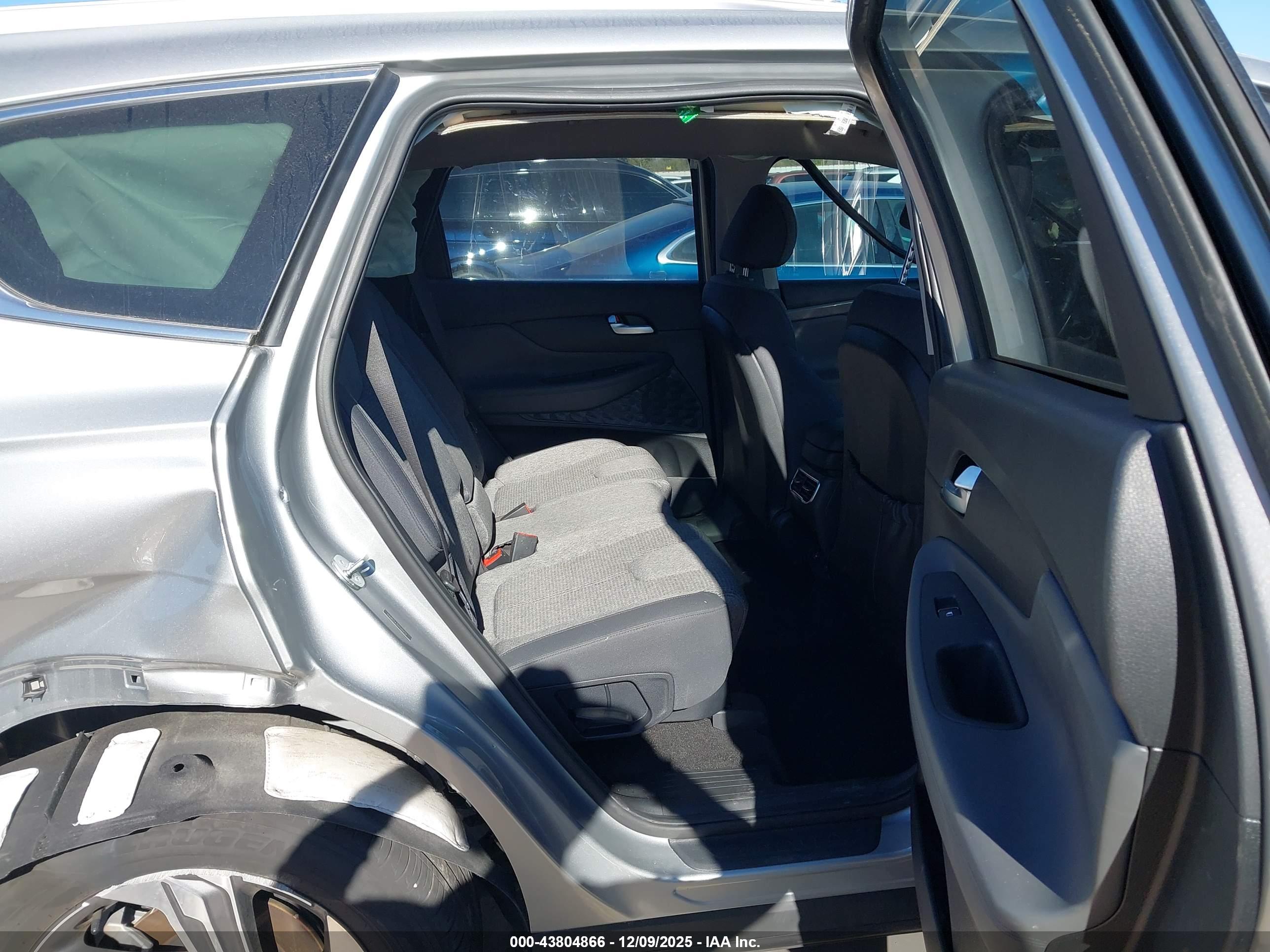 HYUNDAI SANTA image 8
