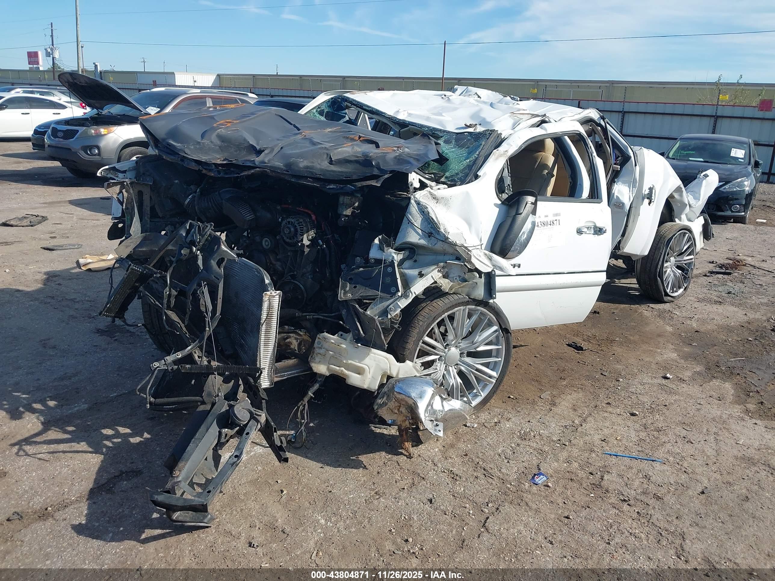 GMC SIERRA image 2