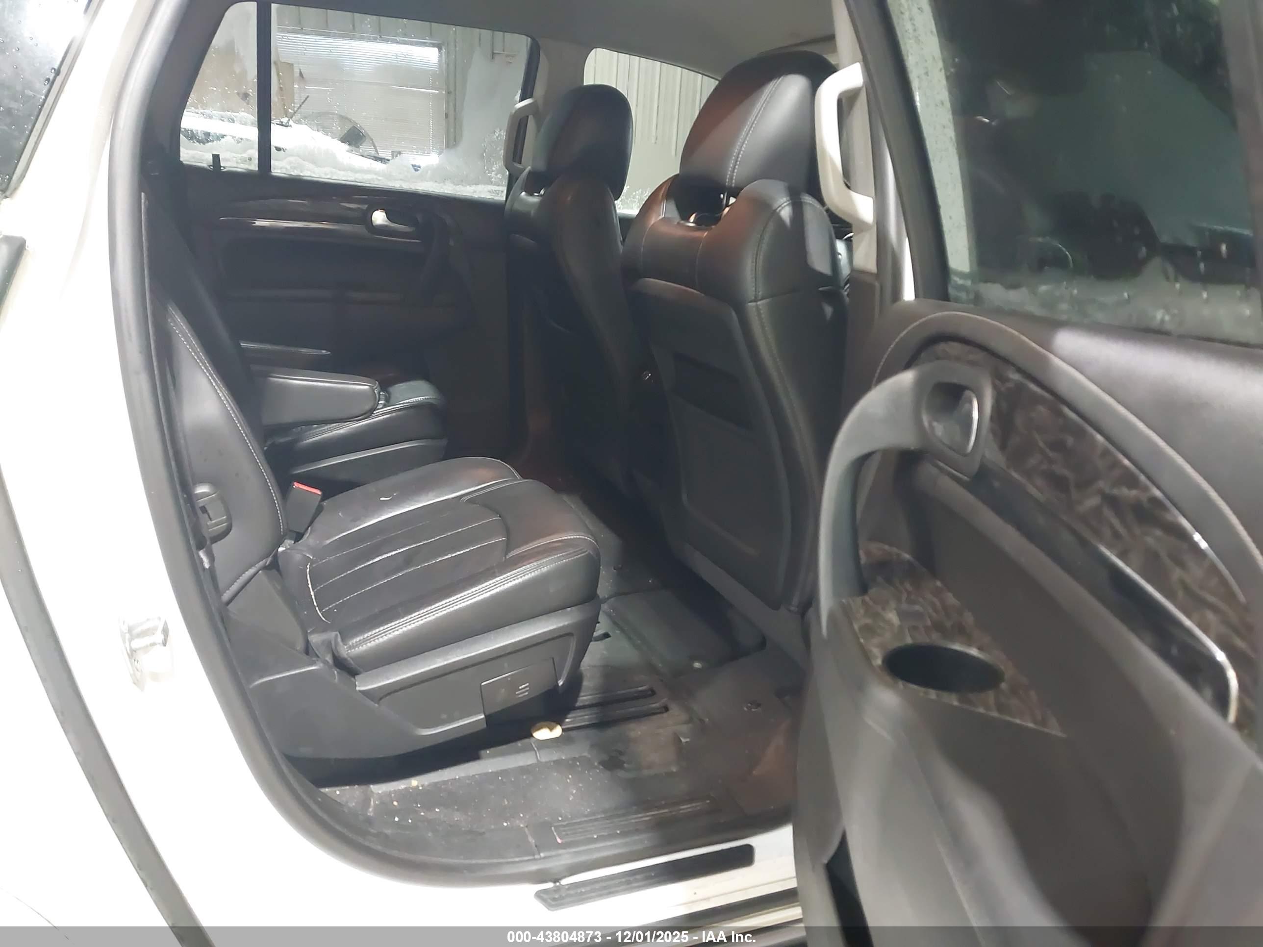 BUICK ENCLAVE image 8
