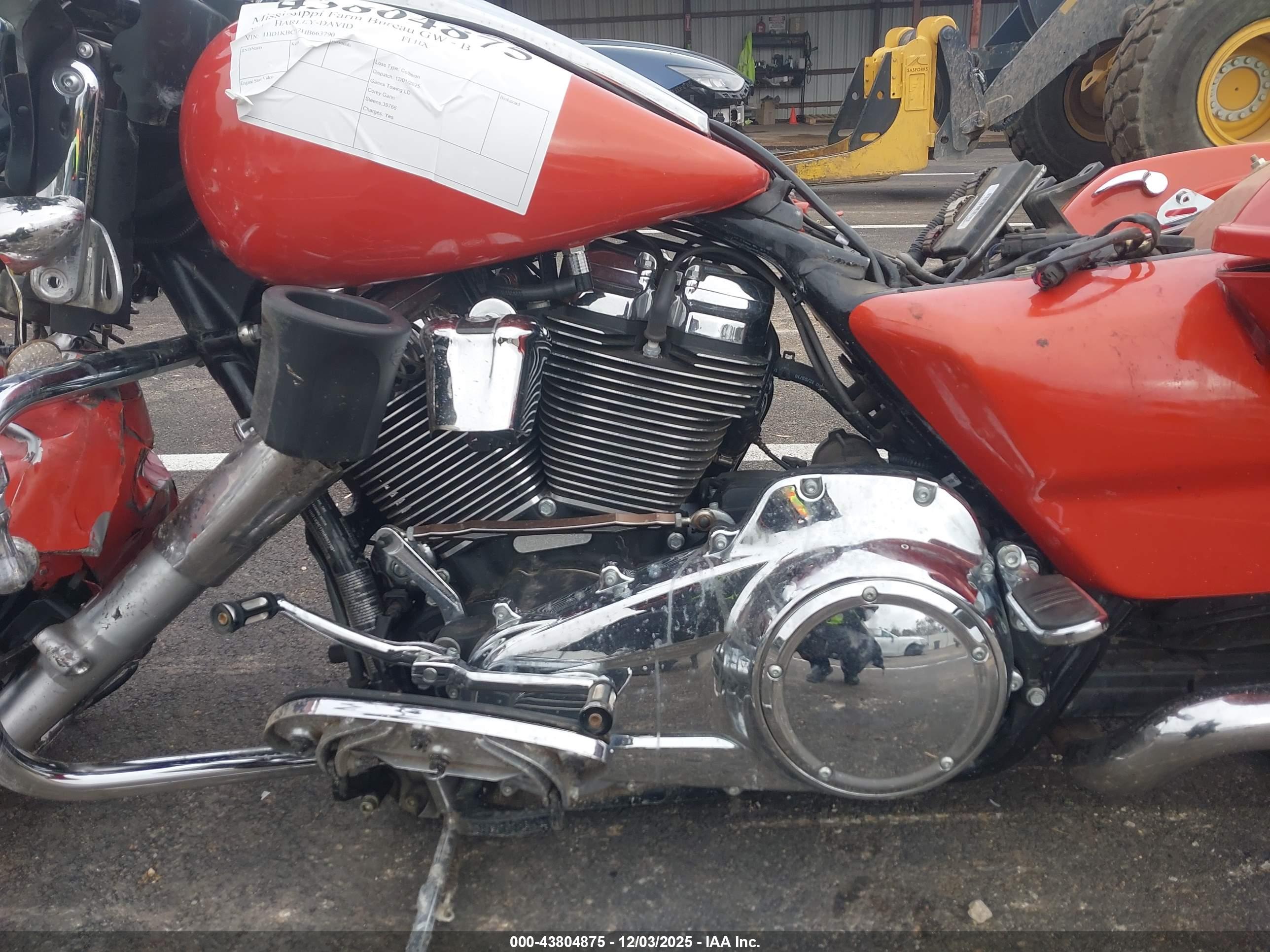 HARLEY-DAVIDSON FLHX image 9