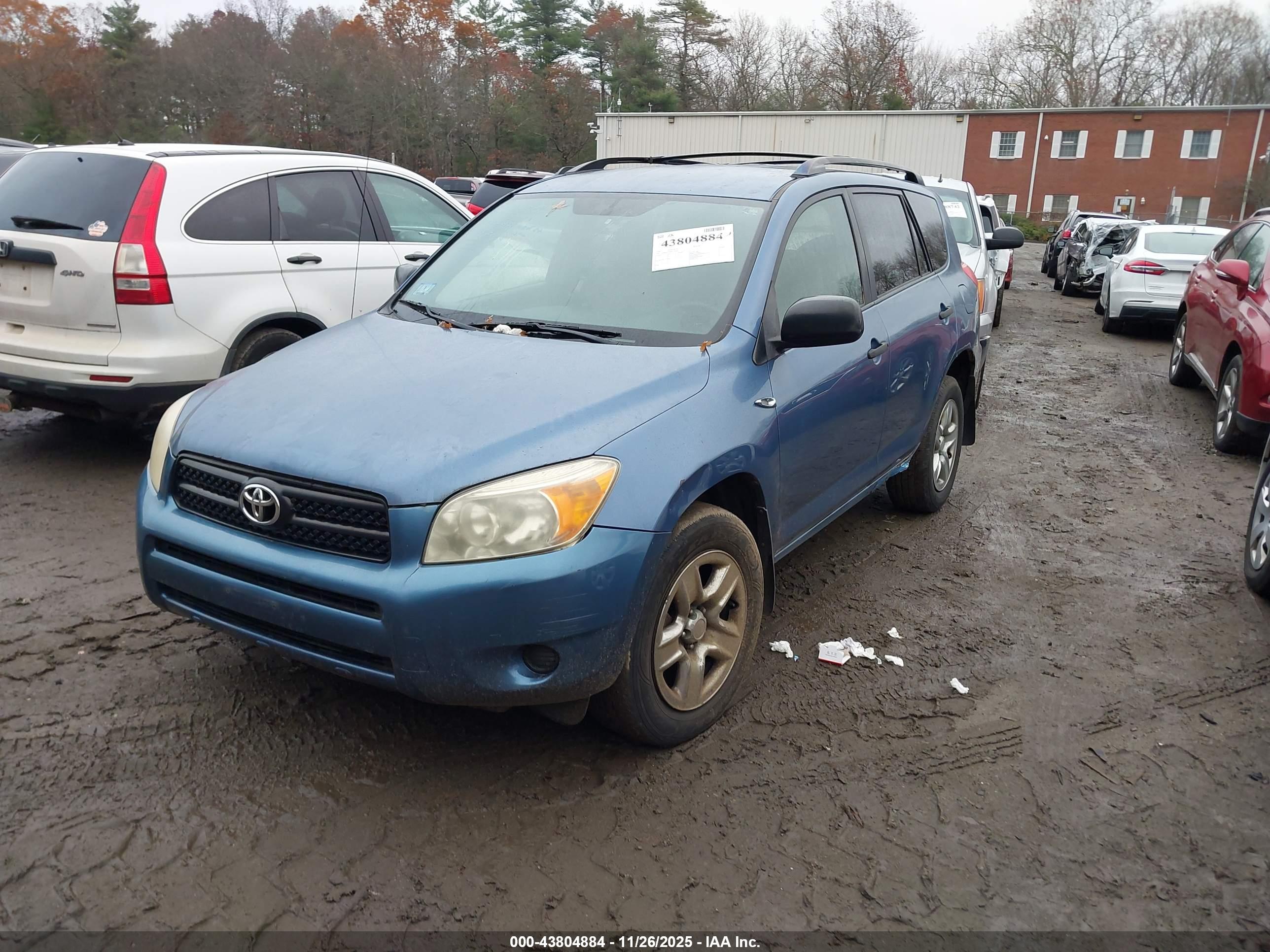 TOYOTA RAV4 image 2