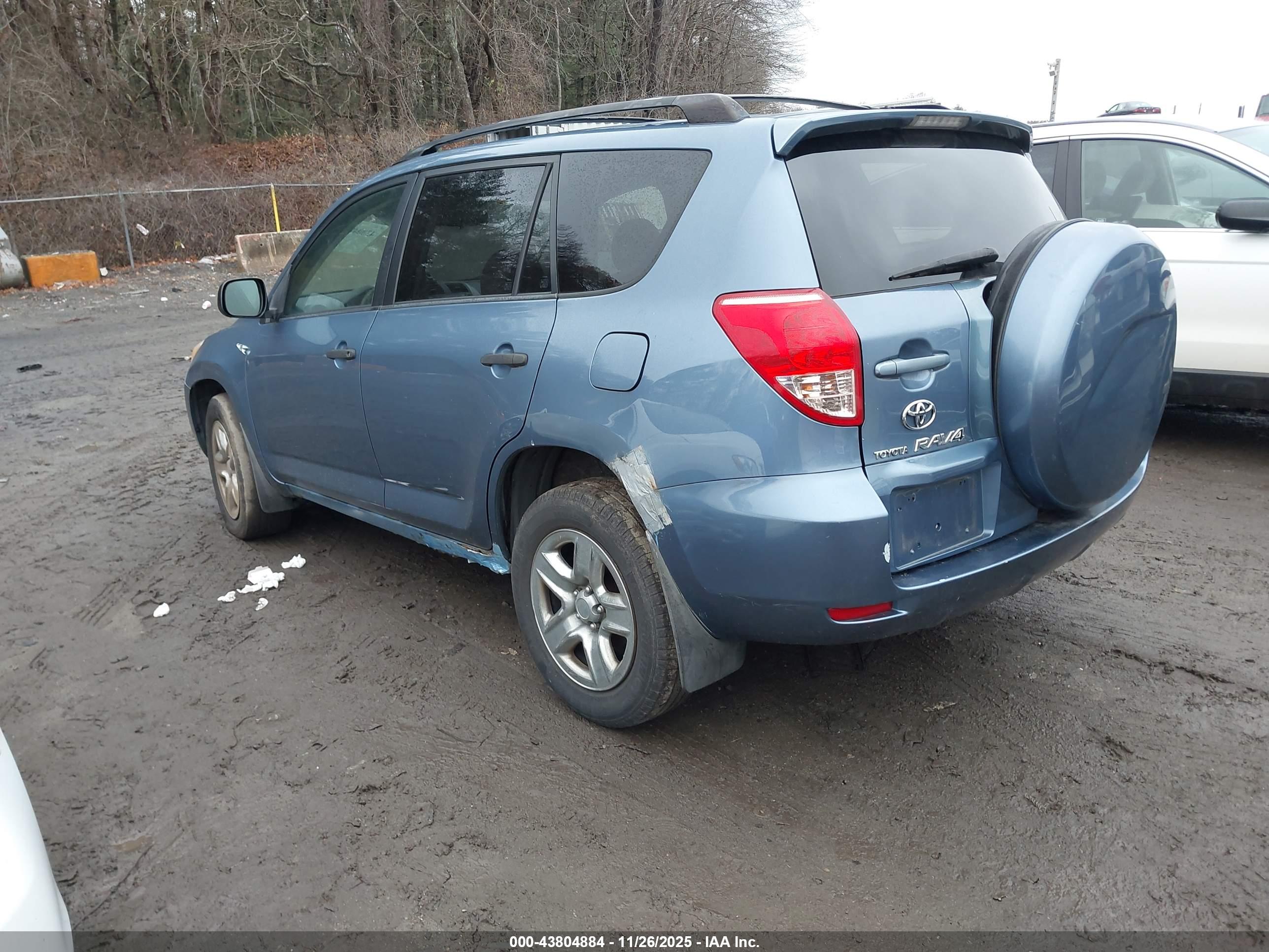 TOYOTA RAV4 image 3