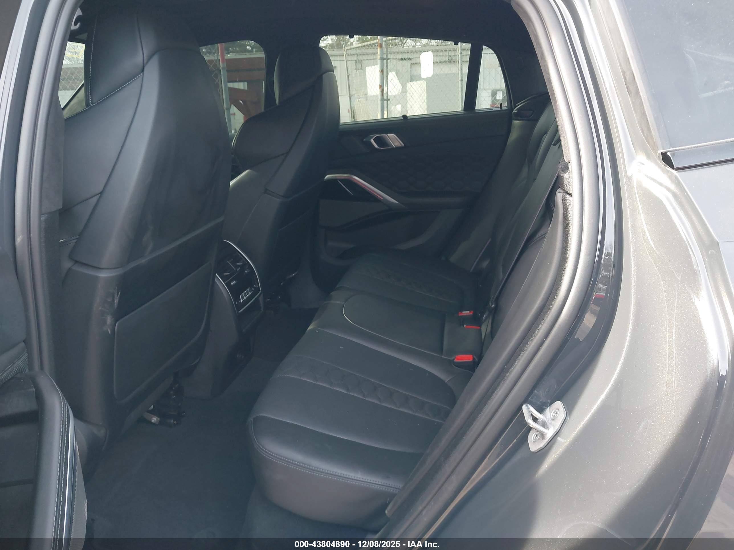 BMW X6 image 8