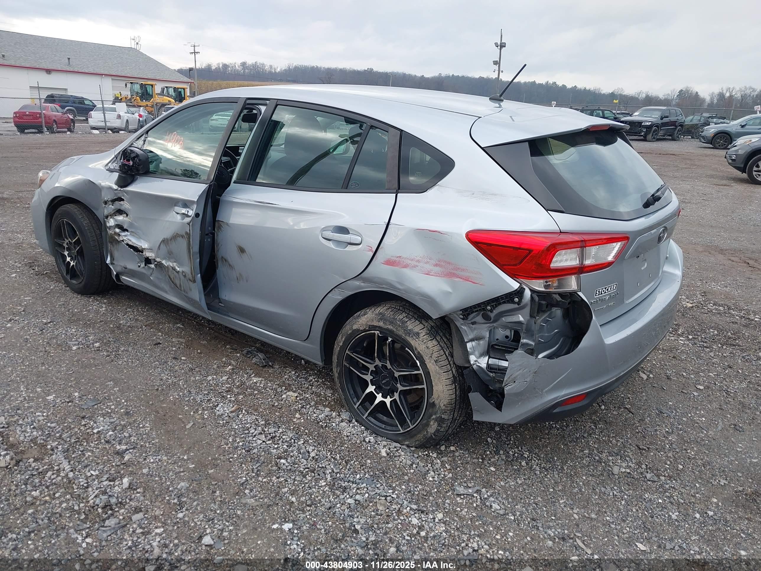 SUBARU IMPREZA image 3
