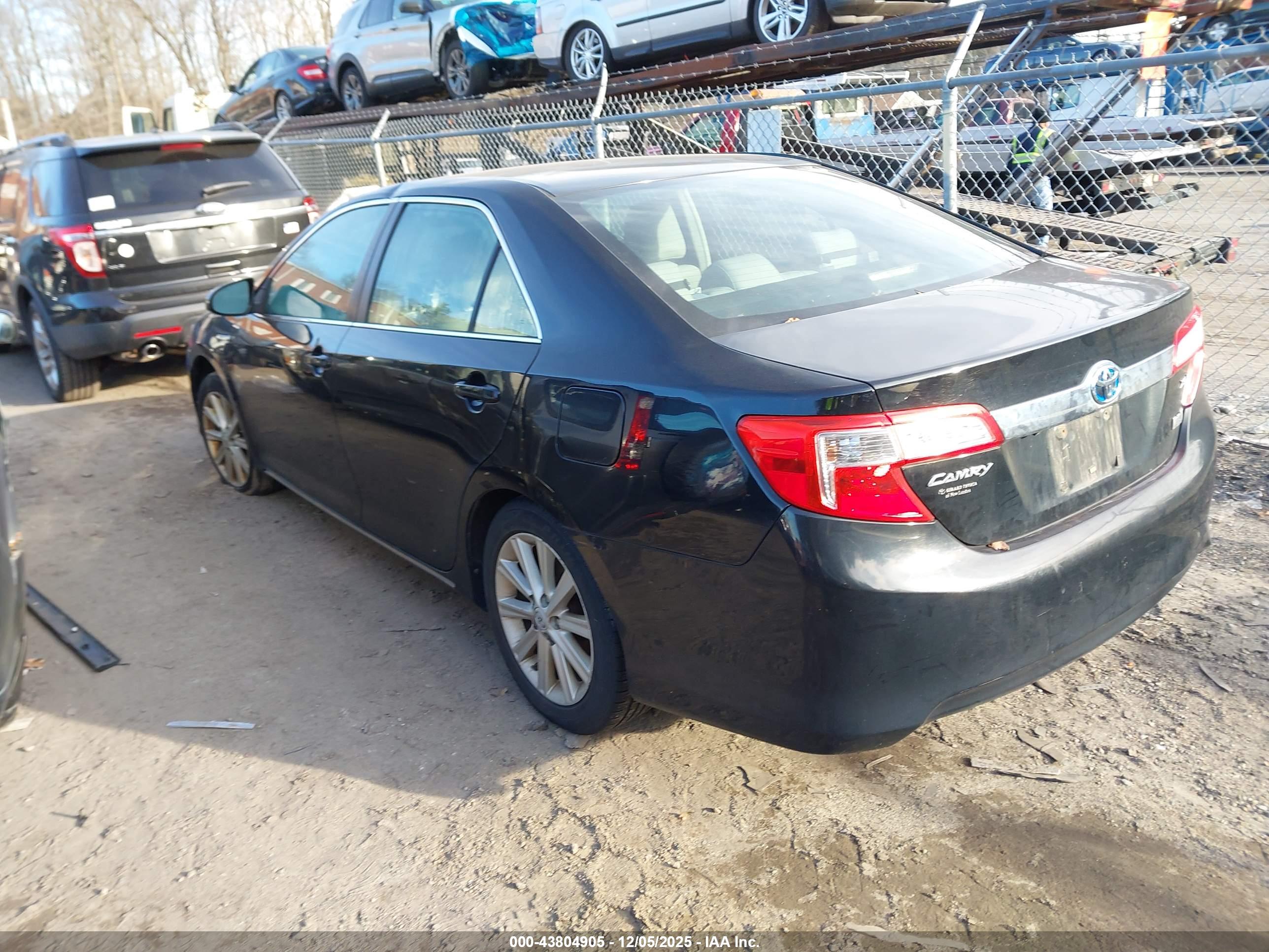 TOYOTA CAMRY image 3