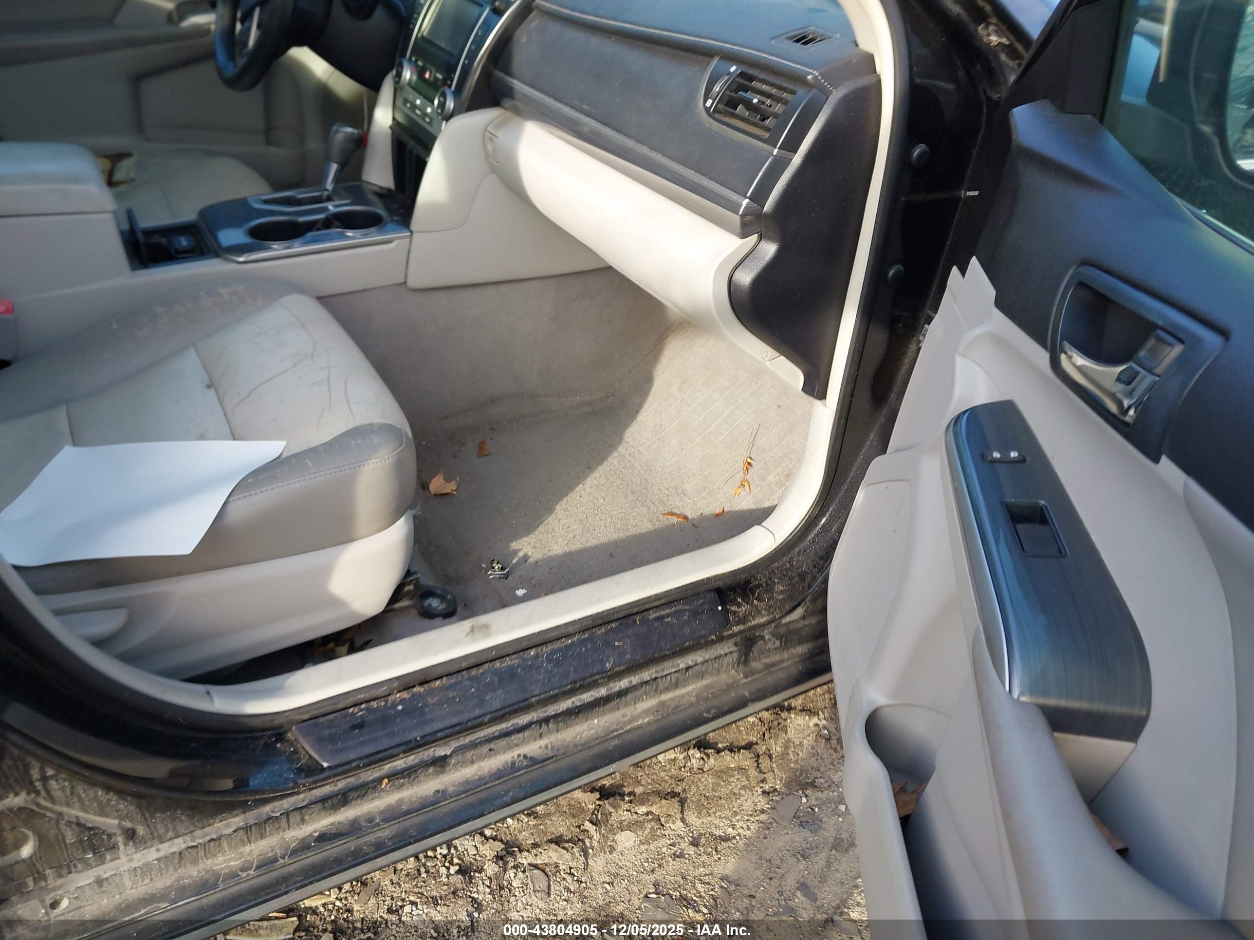 TOYOTA CAMRY image 5